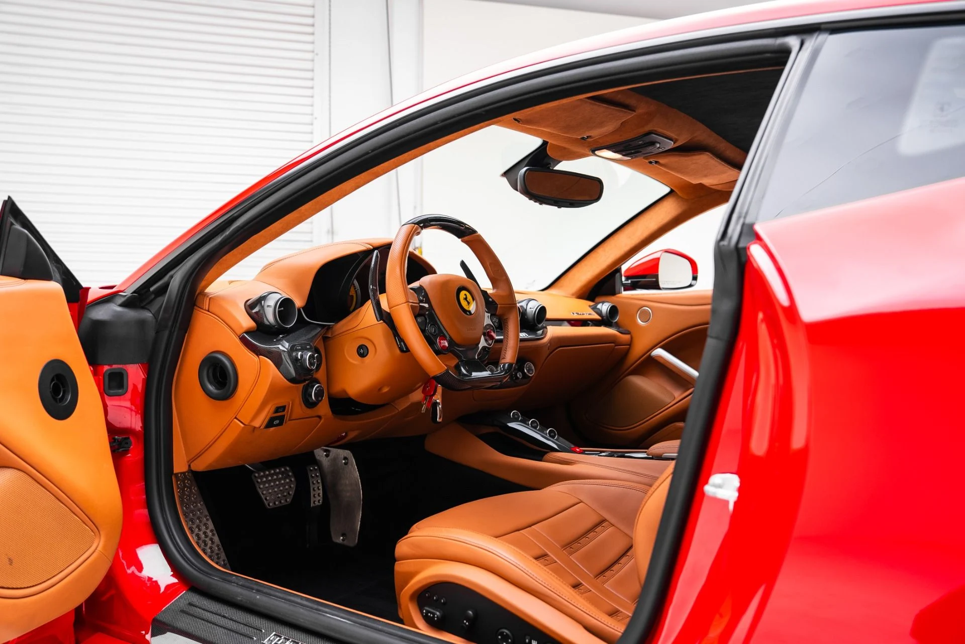 mph001_2736871983_Used_2014_Ferrari_F12berlinetta_1767981992_a0e62e757e