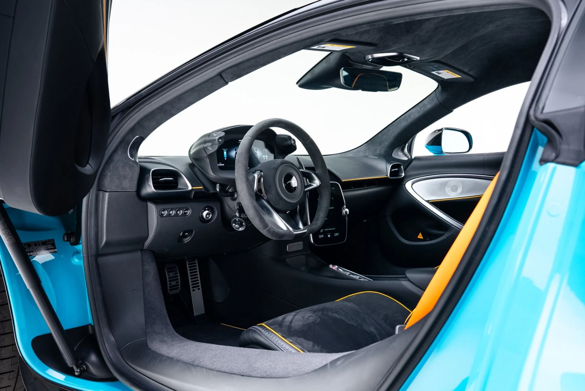 mph001_2744296123_Used_2023_Mc_Laren_Artura_1770682323_fbd601ddcb