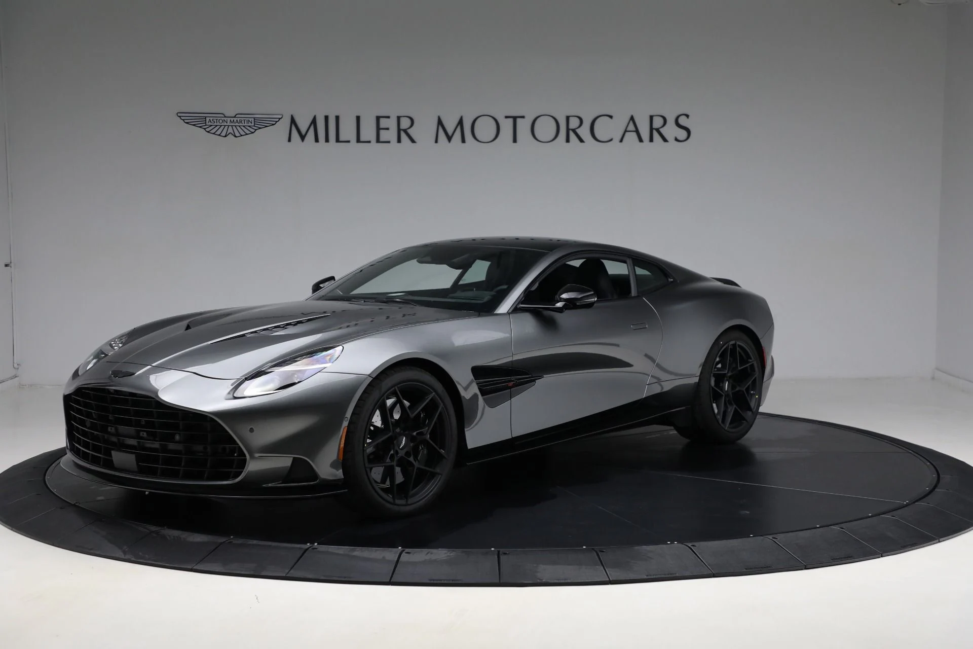 mph001_2749121599_New_2025_Aston_Martin_Vanquish_4e3d799bce