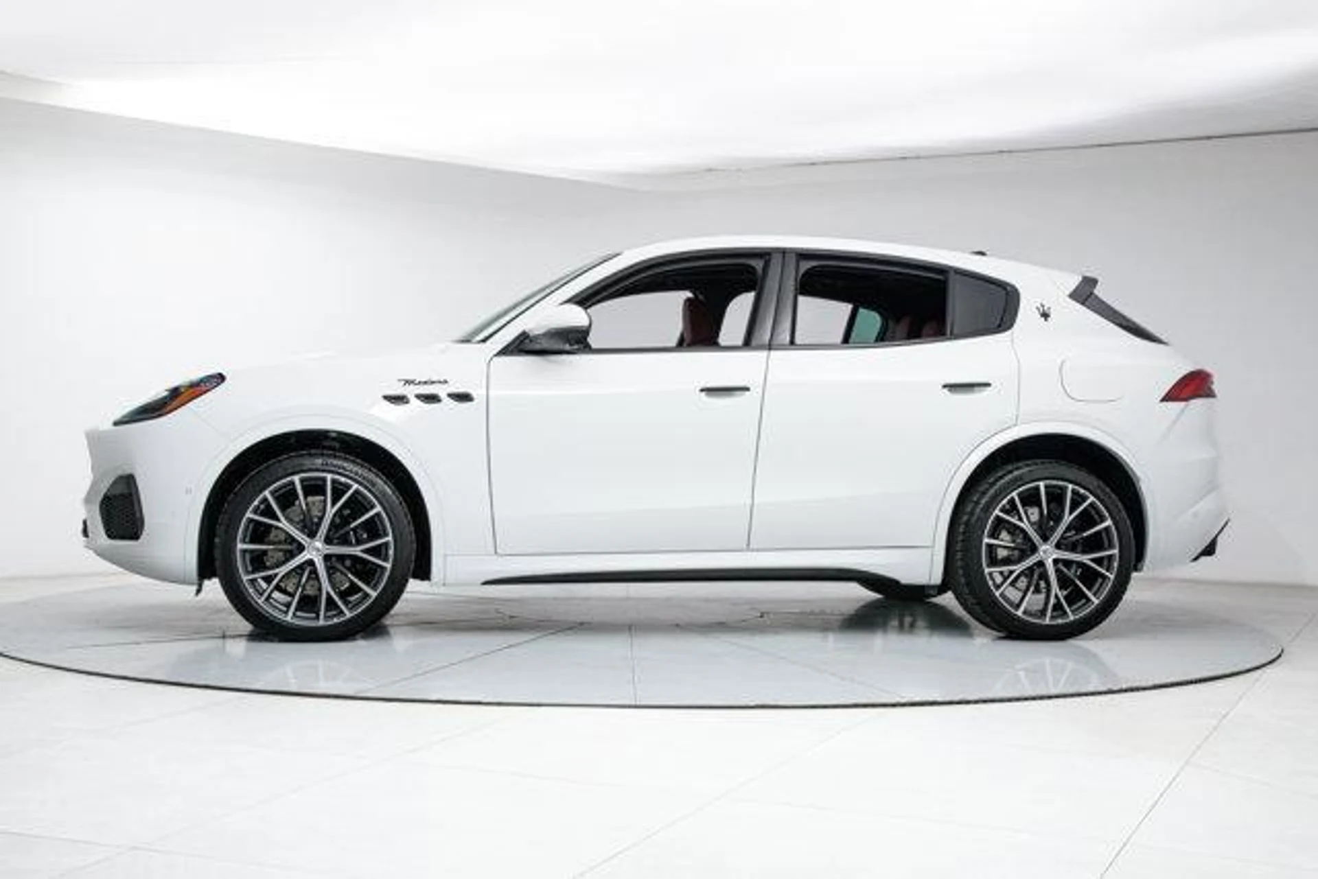 mph001_2756126977_N_Vh_Iu_TLO_9n_Kl1_Oe_NK_4_H_Yfg_Mr_Ns8_a977e1c0a5