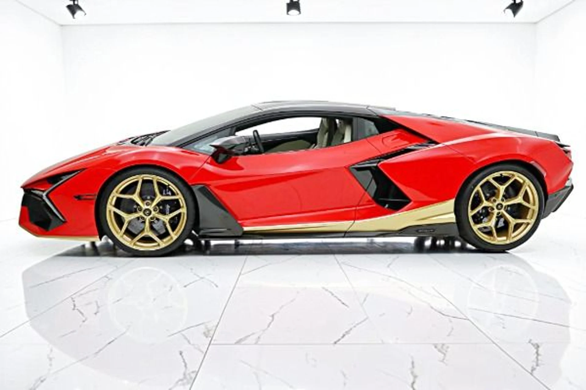 mph001_2767405340_Used_2025_Lamborghini_Revuelto_613845d7e2