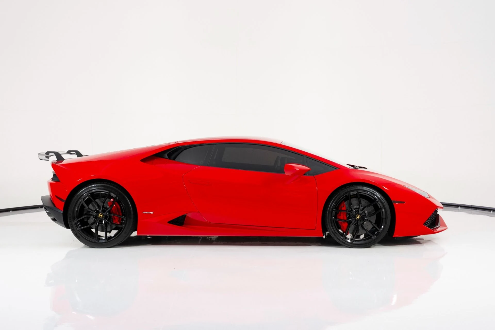 mph001_2769531745_Used_2015_Lamborghini_Huracan_LP_6104_1757361039_0ef8327f0d