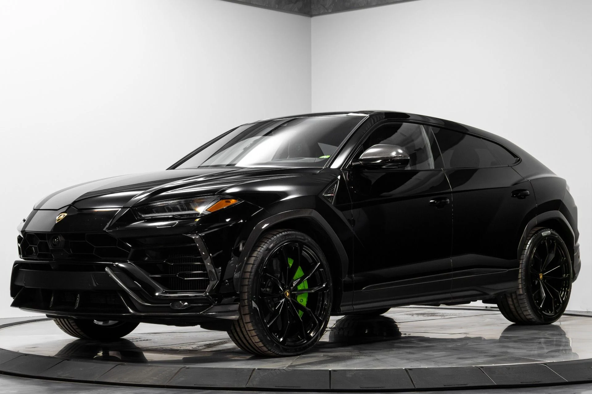 mph001_2775867826_Used_2022_Lamborghini_Urus_1771543126_afd4bca060