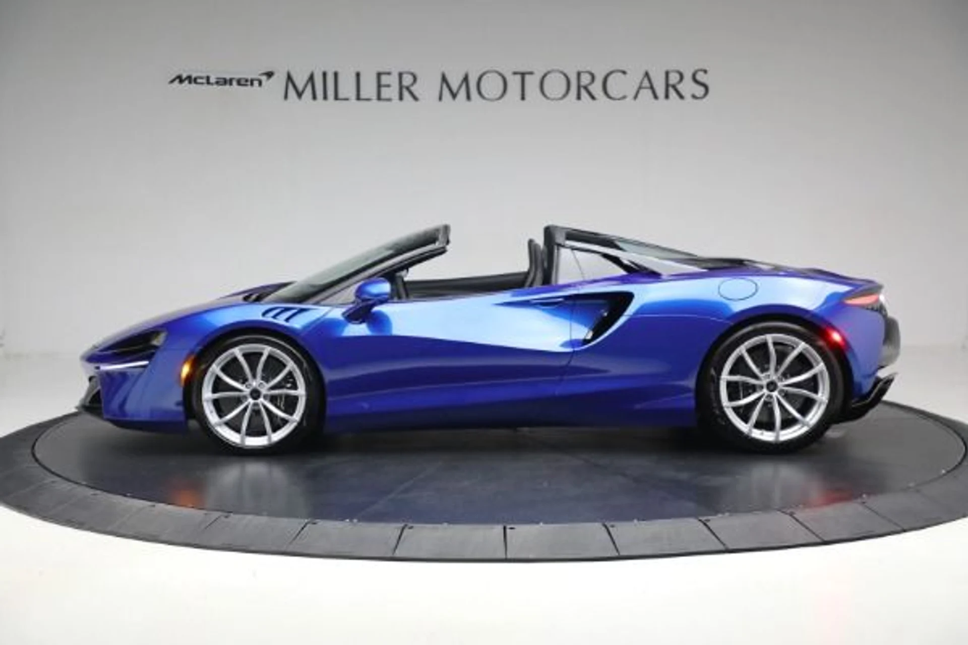 mph001_2779885594_New_2025_Mc_Laren_Artura_Spider_Tech_Lux_c44de36033