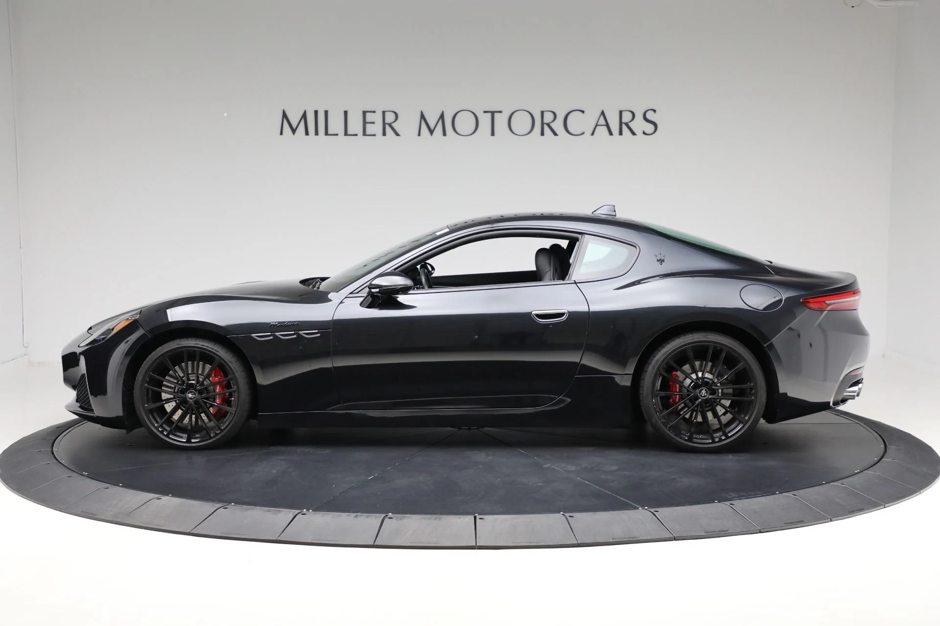 mph001_2785242795_Used_2024_Maserati_Gran_Turismo_Modena_76805a347e