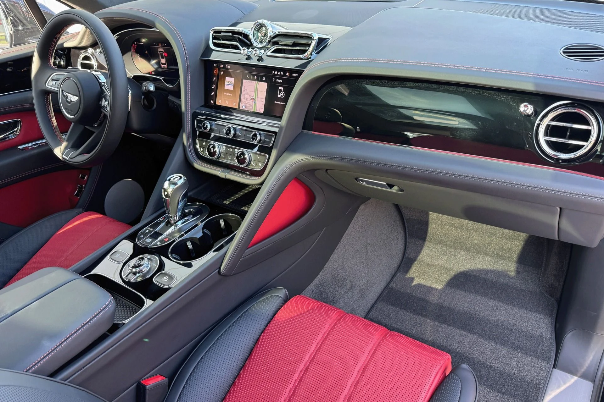 mph001_279188960_Used_2025_Bentley_Bentayga_V8_1758544256_41a6416b7e