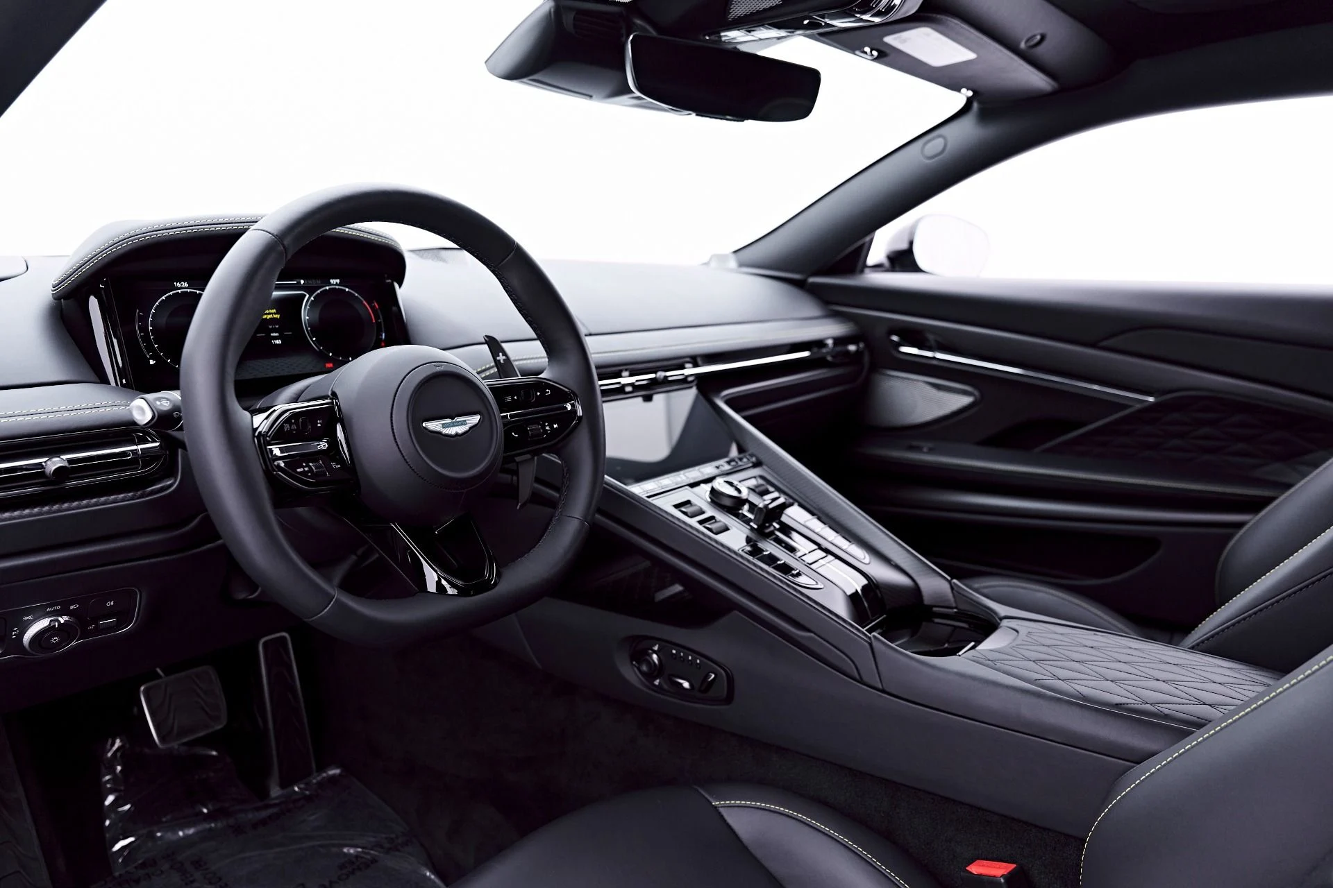 mph001_2792755356_Used_2024_Aston_Martin_DB_12_1781813753_4b7337f500