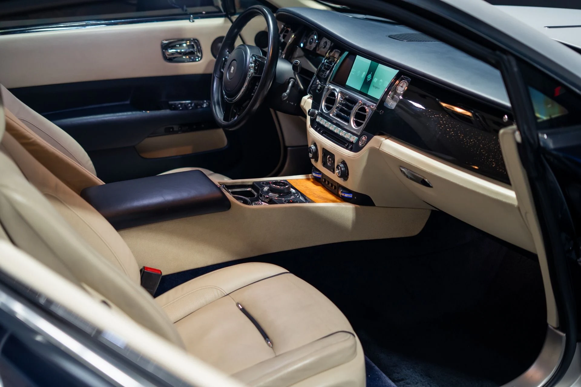mph001_2800647337_Used_2014_Rolls_Royce_Wraith_Bespoke_Interior_1784145568_bc04a58eea
