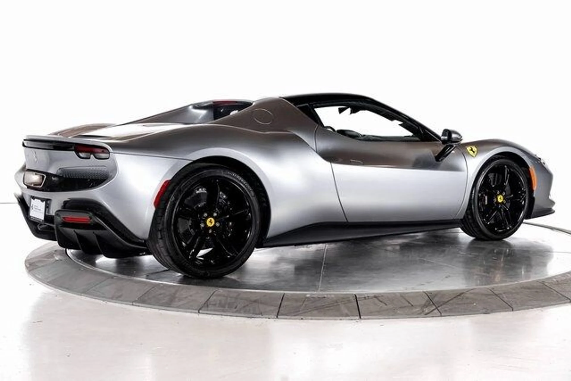 mph001_2807573338_396275b358d88a4d1ae1392bc5f61c4bx_d612955eb9