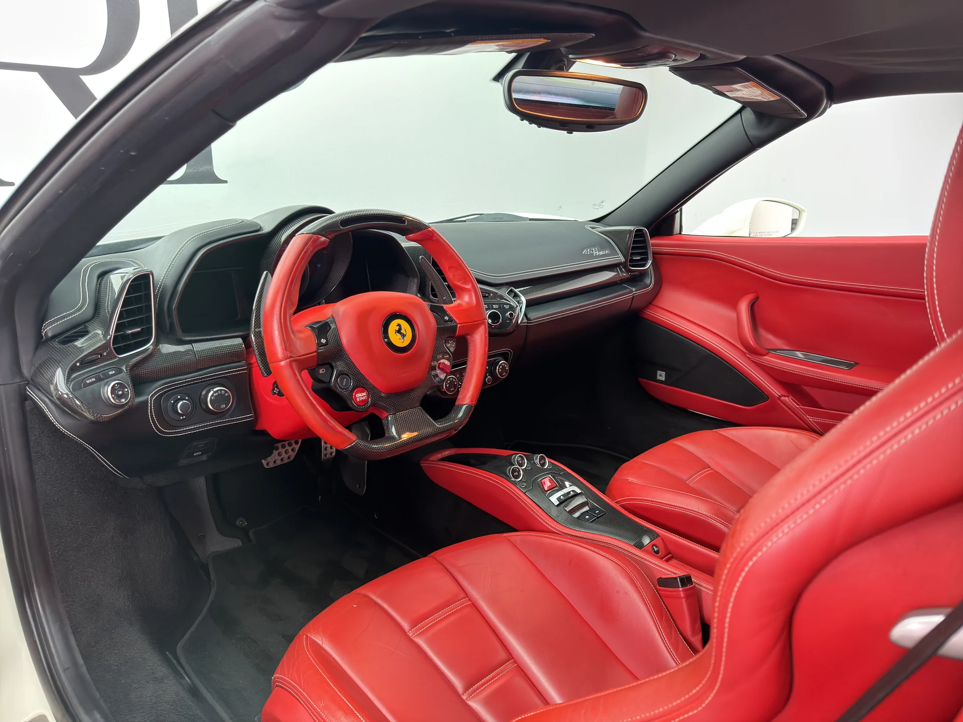 mph001_2810159005_CR_3708_interior_003_51467b8622