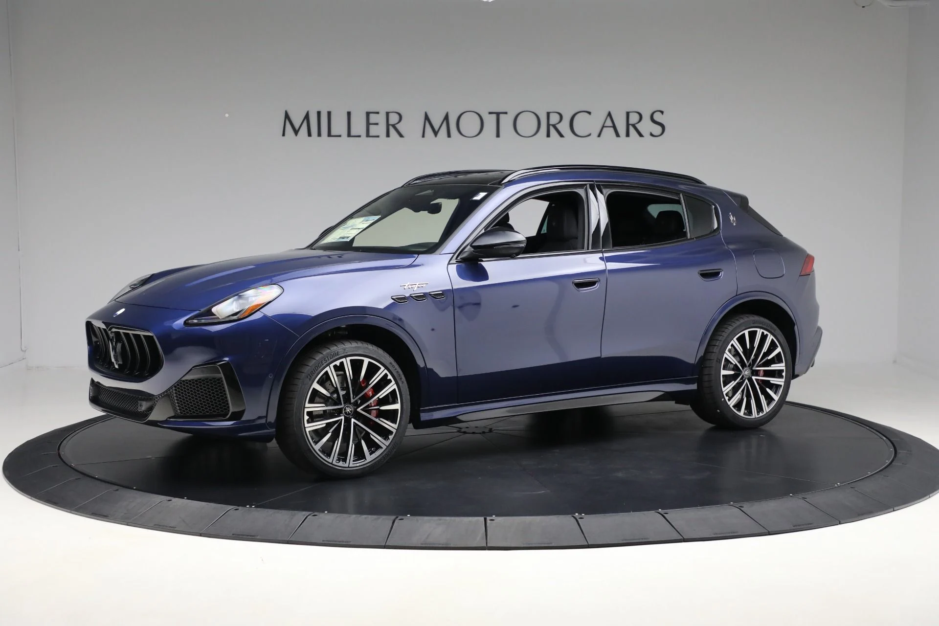 mph001_281845760_New_2025_Maserati_Grecale_Trofeo_bf0e8880f8