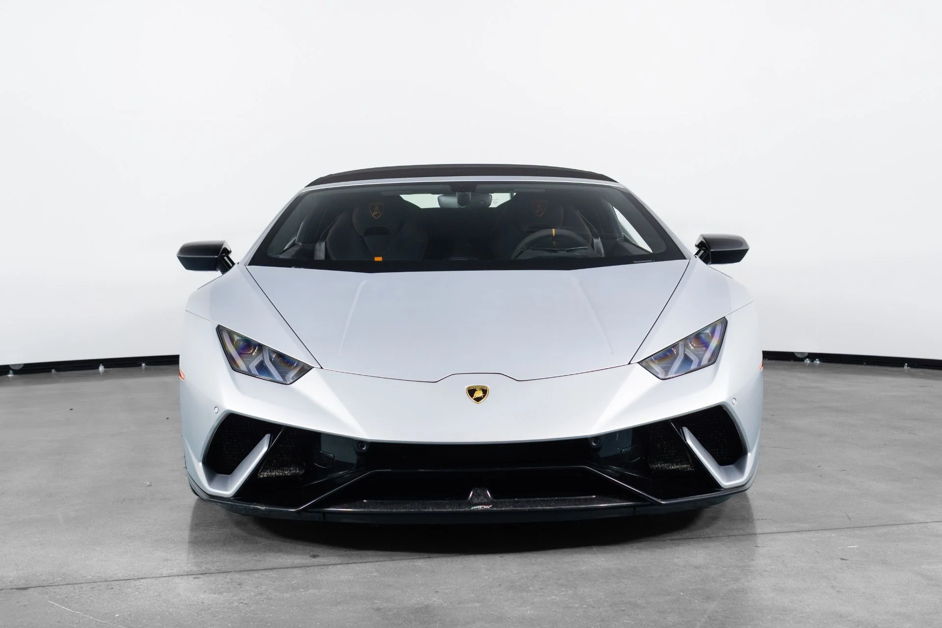 mph001_28239313_Used_2018_Lamborghini_Huracan_Performante_Spyder_1781732323_c5db423785