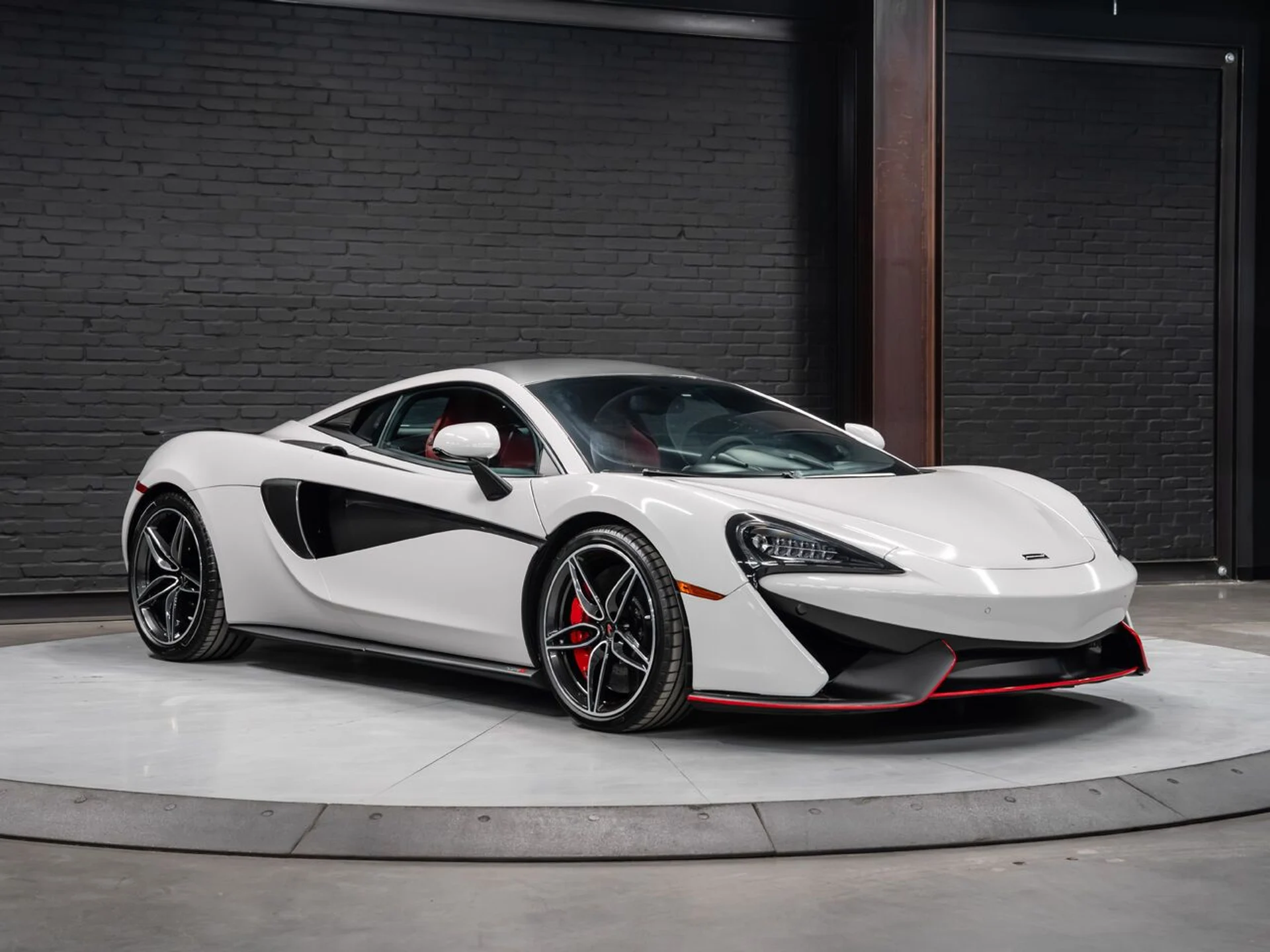 mph001_2830629499_mclaren_570s_2017_484bce6ce0