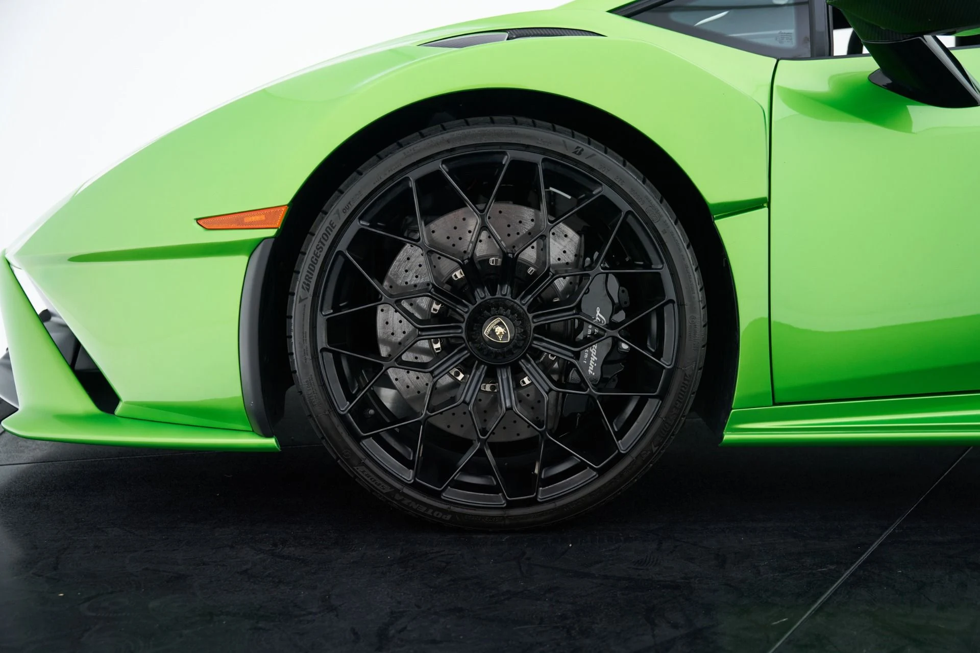 mph001_283264692_Used_2024_Lamborghini_Huracan_STO_Base_1793231327_fe5d6491e2