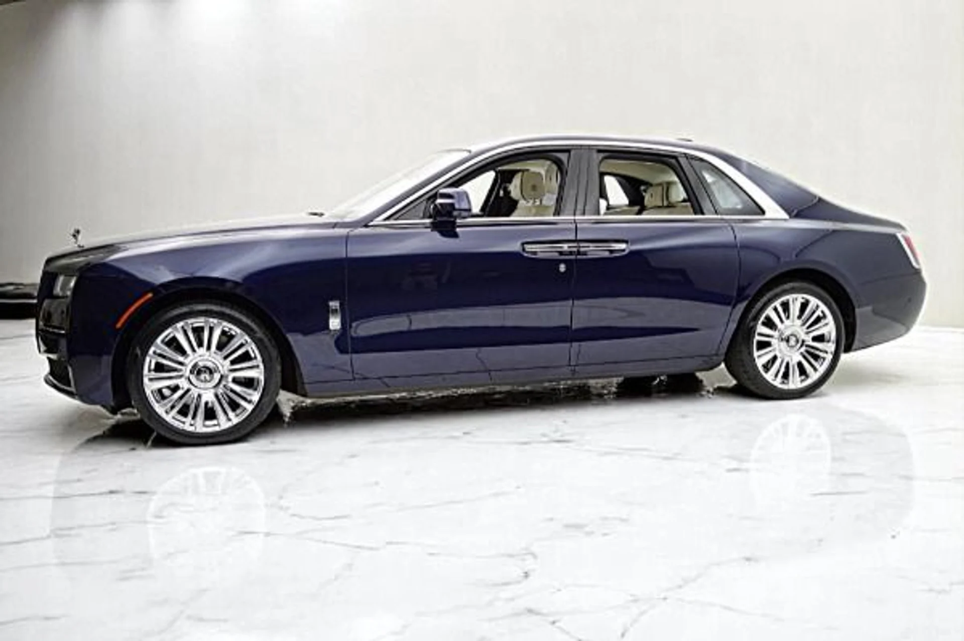 mph001_2835720569_Used_2022_Rolls_Royce_Ghost_LEASE_OPTIONS_AVAILABLE_2f70507705