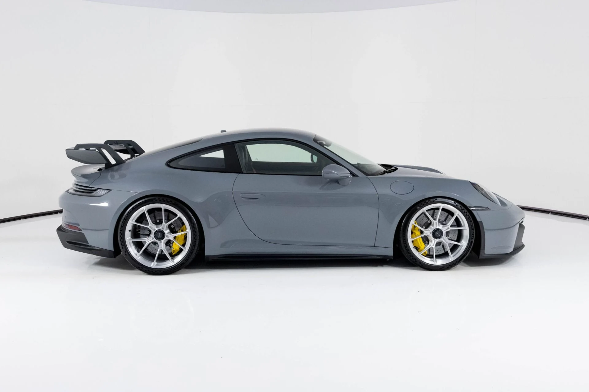 mph001_2846850799_Used_2024_Porsche_911_GT_3_1760998093_97376b81b5