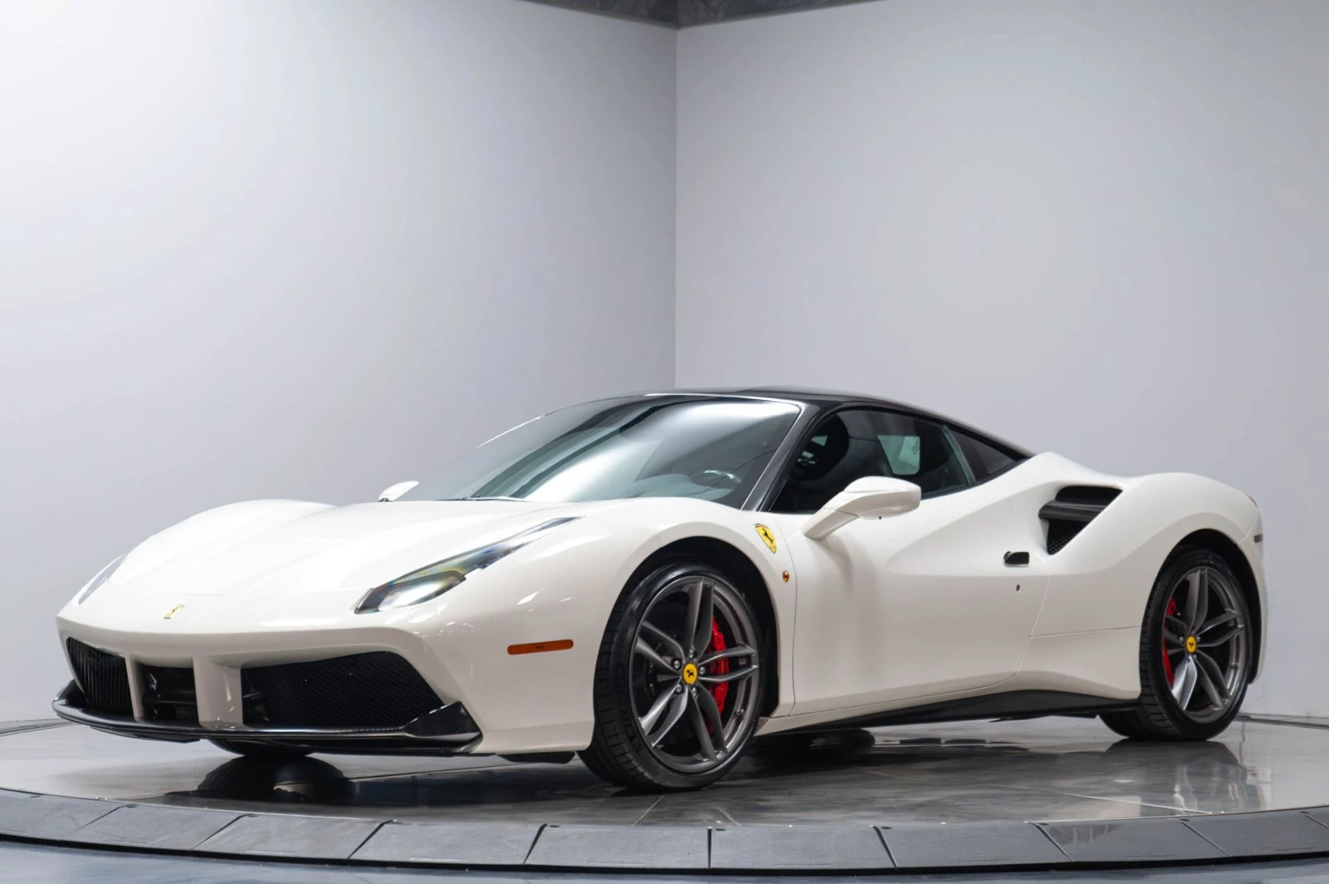 mph001_2852217179_Used_2016_Ferrari_488_GTB_1783363377_1e1ef02f97