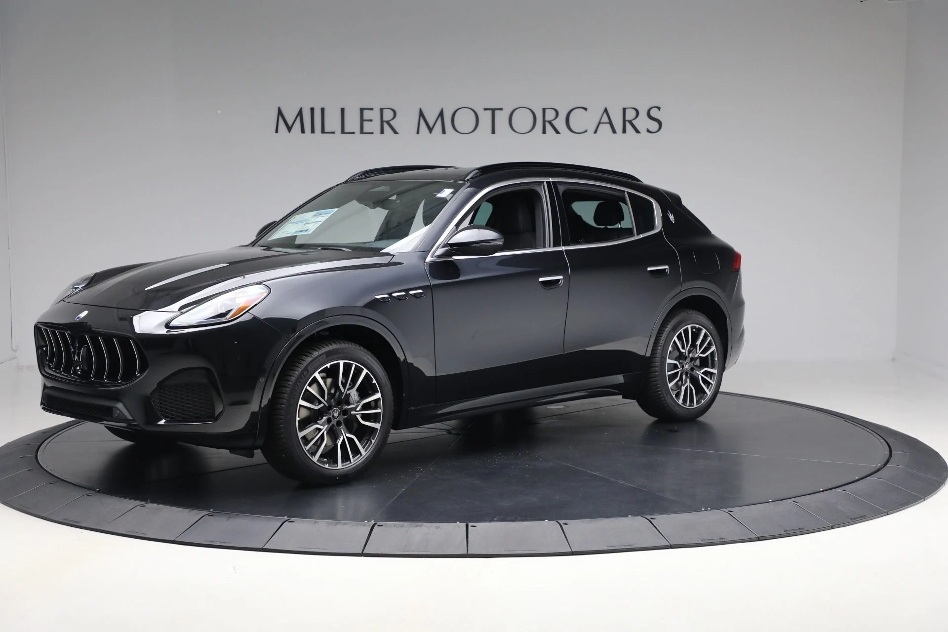 mph001_2853244270_New_2025_Maserati_Grecale_a84d694f17