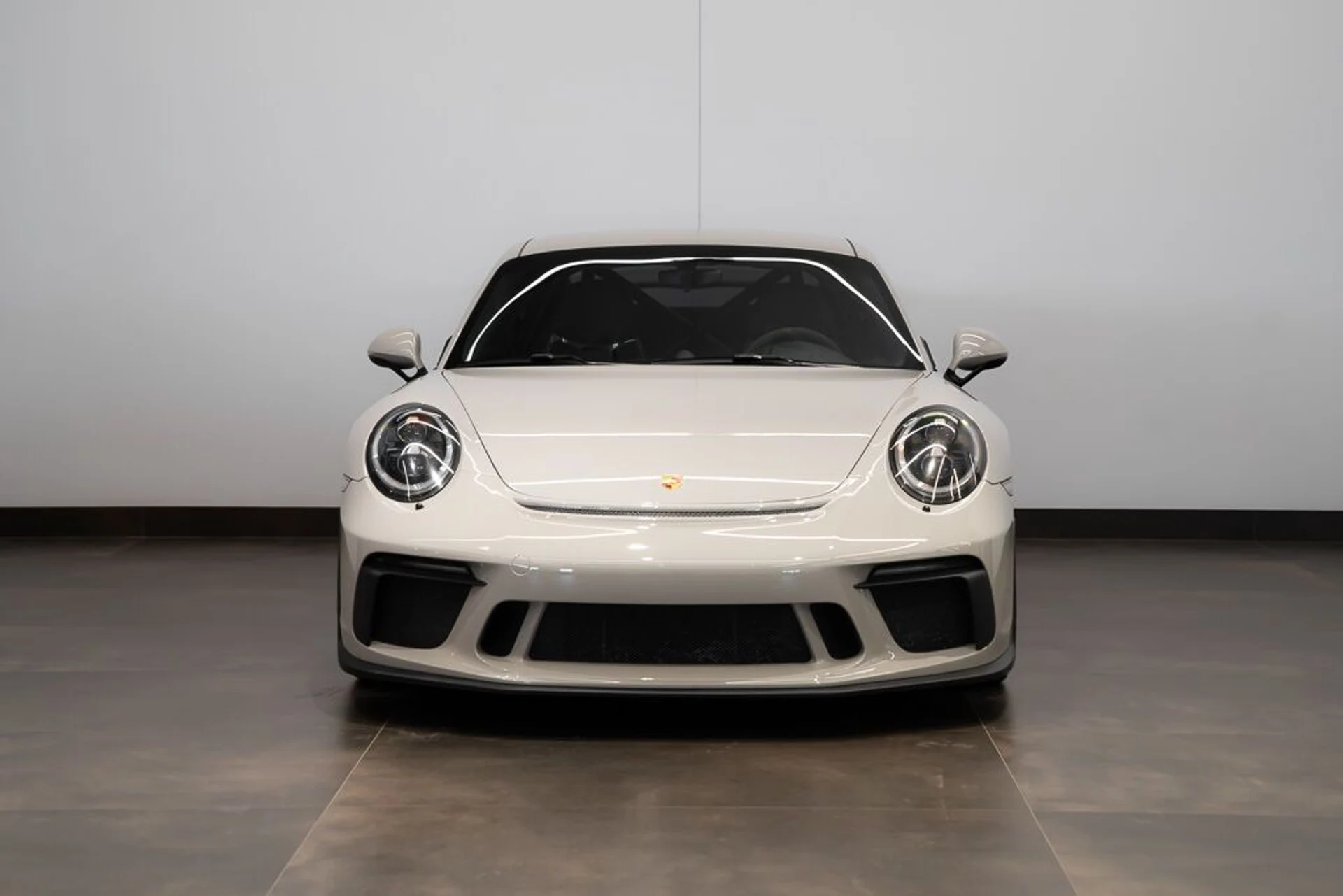 mph001_2859762951_porsche_911_2018_jpg_v_1773863537_ba73886c7b