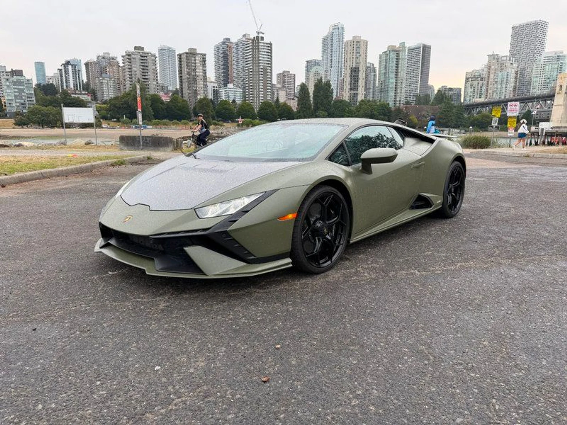 mph001_2871286588_38818038_05165_2023_lamborghini_huracan_002_f3eadca390