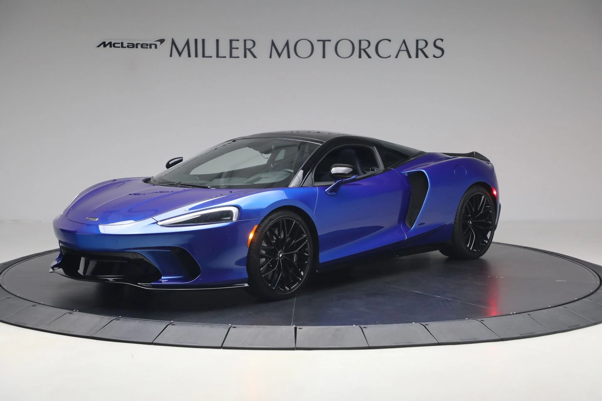 mph001_2872698197_Used_2023_Mc_Laren_GT_Luxe_e7c1a06b48