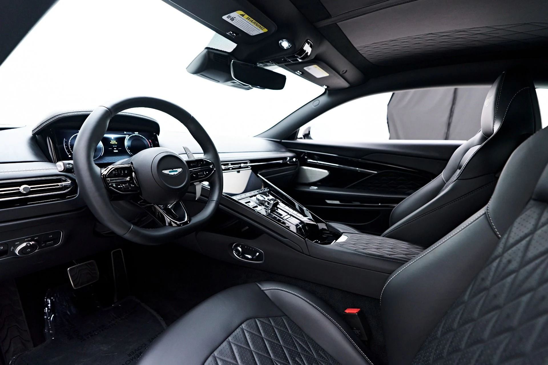 mph001_2875128404_Used_2024_Aston_Martin_DB_12_1755890569_e1583d7010