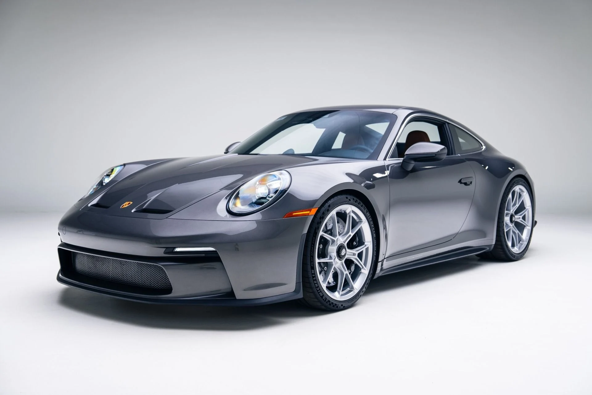 mph001_2879928507_Used_2024_Porsche_911_GT_3_Touring_1765917490_d578dbd21d