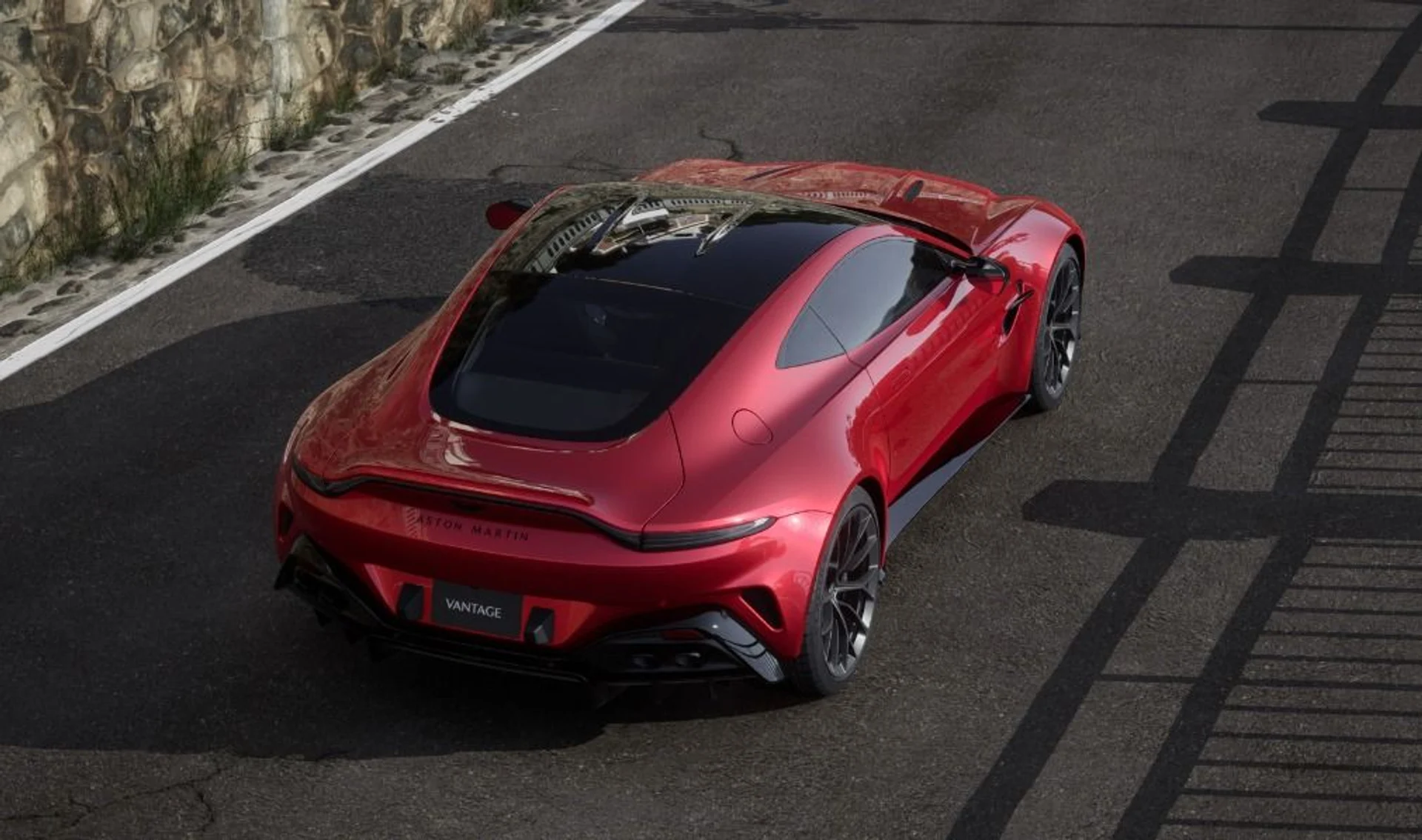 mph001_2880125237_Used_2025_Aston_Martin_Vantage_1753981816_0c258f4b25