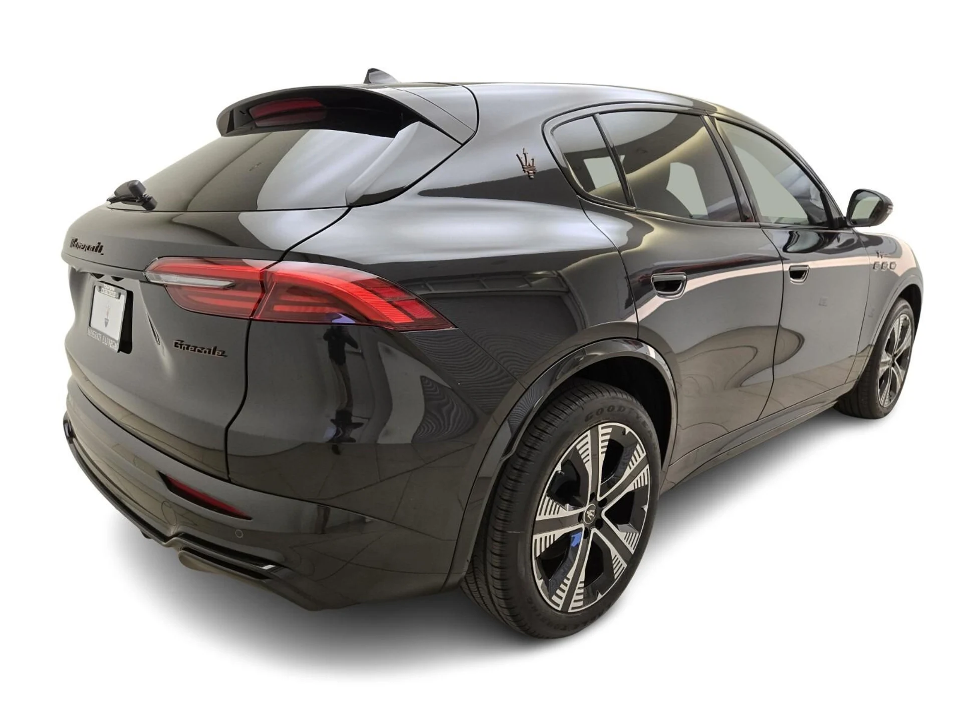 mph001_289264744_New_2025_Maserati_Grecale_Folgore_1753161900_2ba363e574