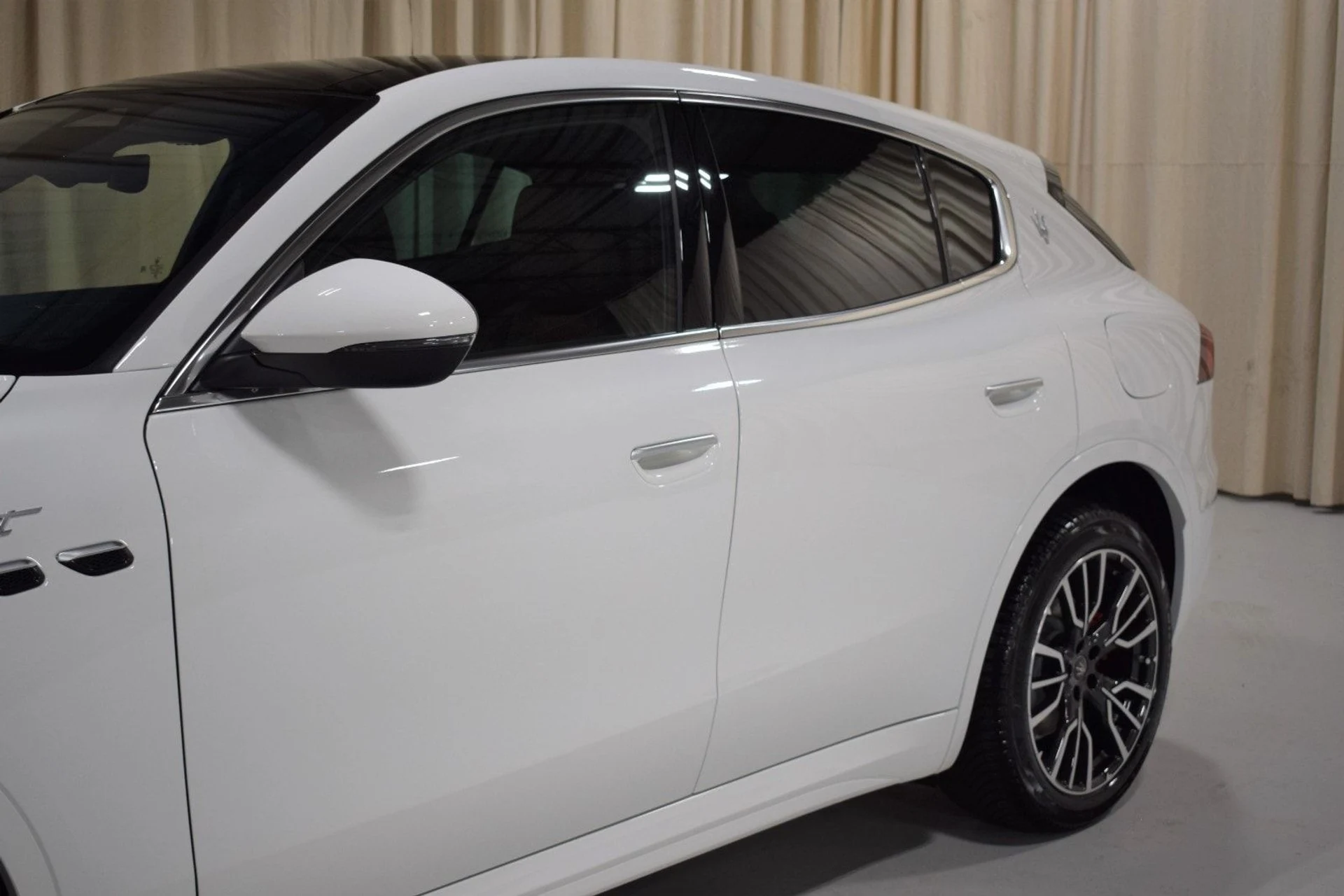 mph001_2898068043_4e58e80d613979e6f2e9226e8e79c757x_3690c83d33