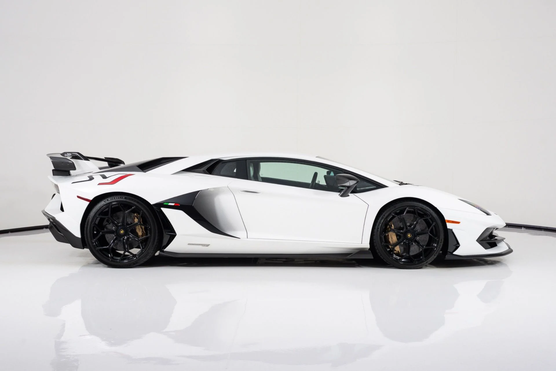 mph001_2920177009_Used_2019_Lamborghini_Aventador_SVJ_1782851530_acc8857490
