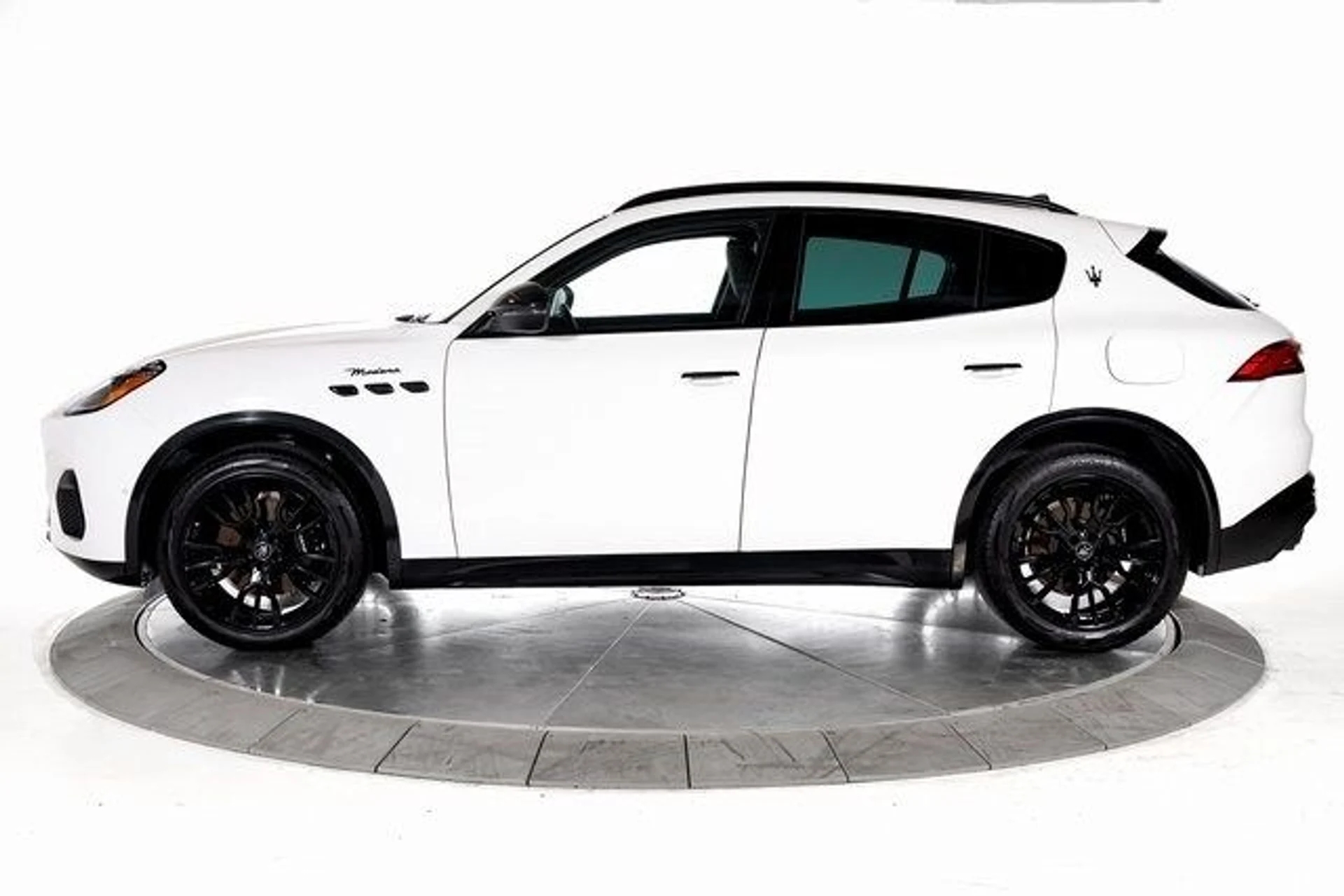 mph001_2921602077_69987e4c3717a74739b9a22b40781ffex_e7517c5d38