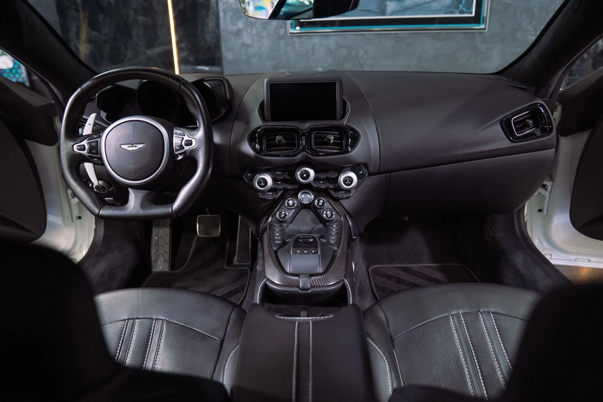 mph001_2923732564_Used_2019_Aston_Martin_Vantage_1792797785_2a04861c3f
