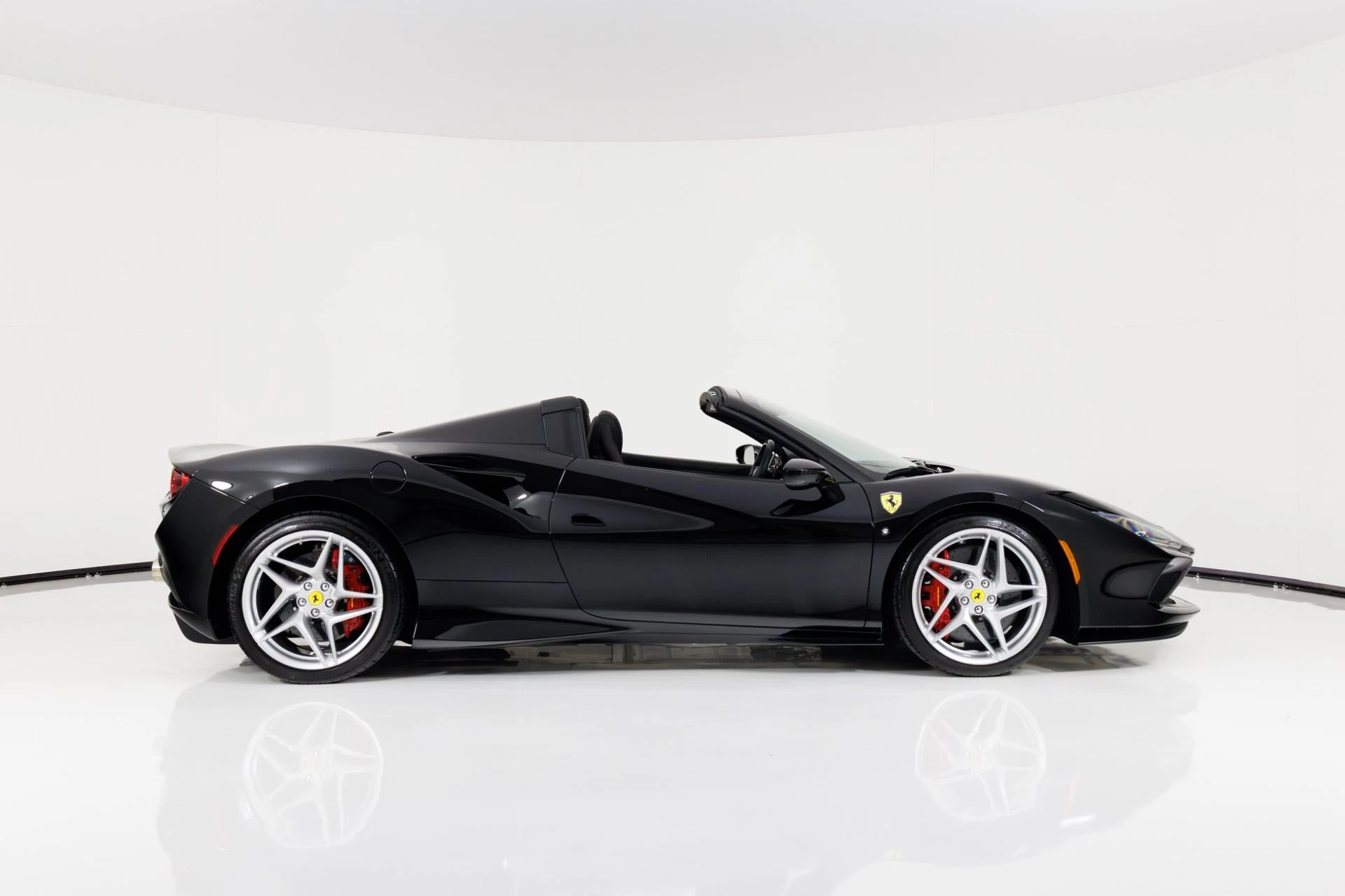 mph001_2926902541_Used_2022_Ferrari_F8_Spider_1769204194_630ee8eea7
