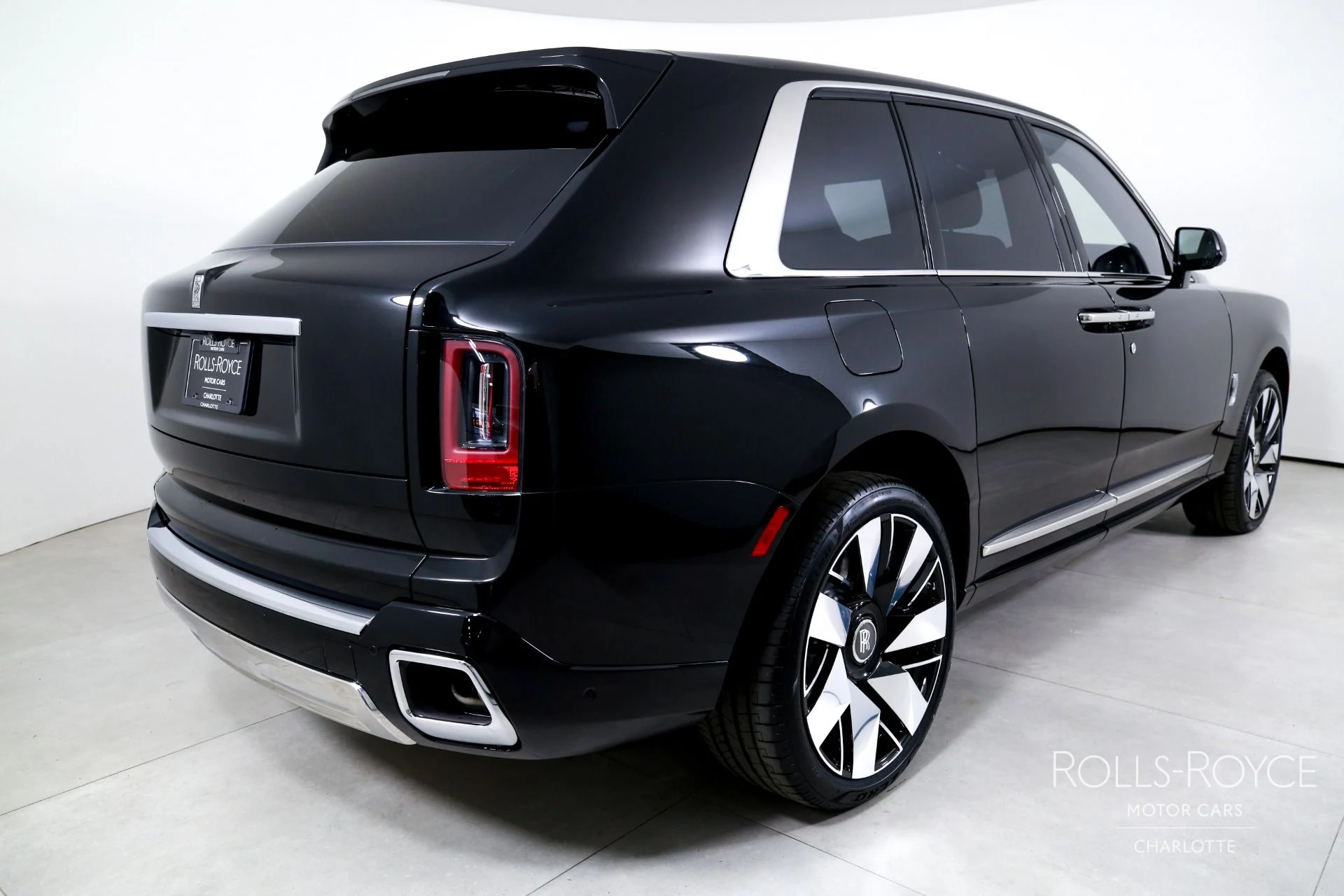 mph001_2932101244_Used_2026_Rolls_Royce_Cullinan_1765392948_9d6735cd57