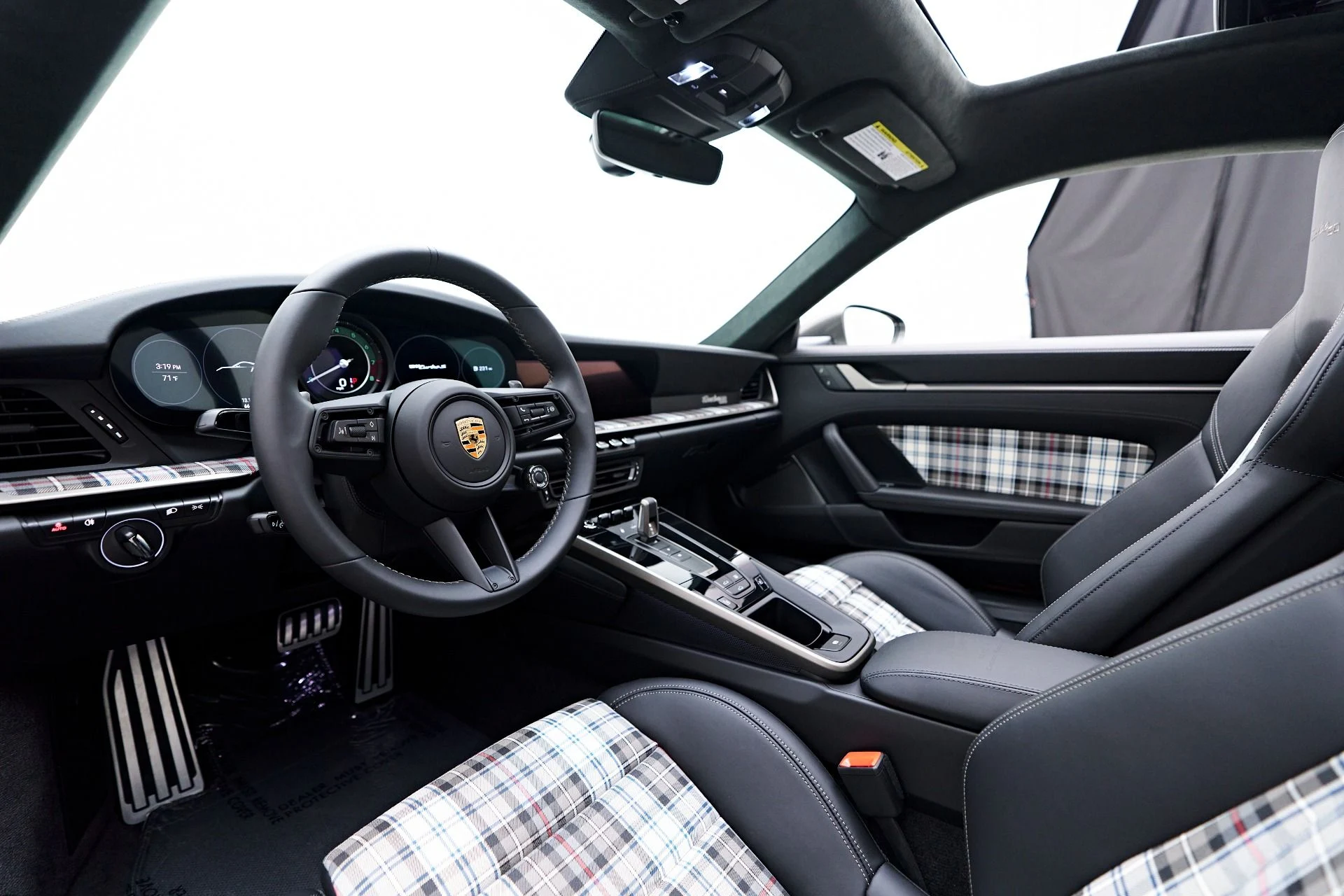 mph001_2939310504_Used_2025_Porsche_911_Turbo_1757541196_a61fced6c6