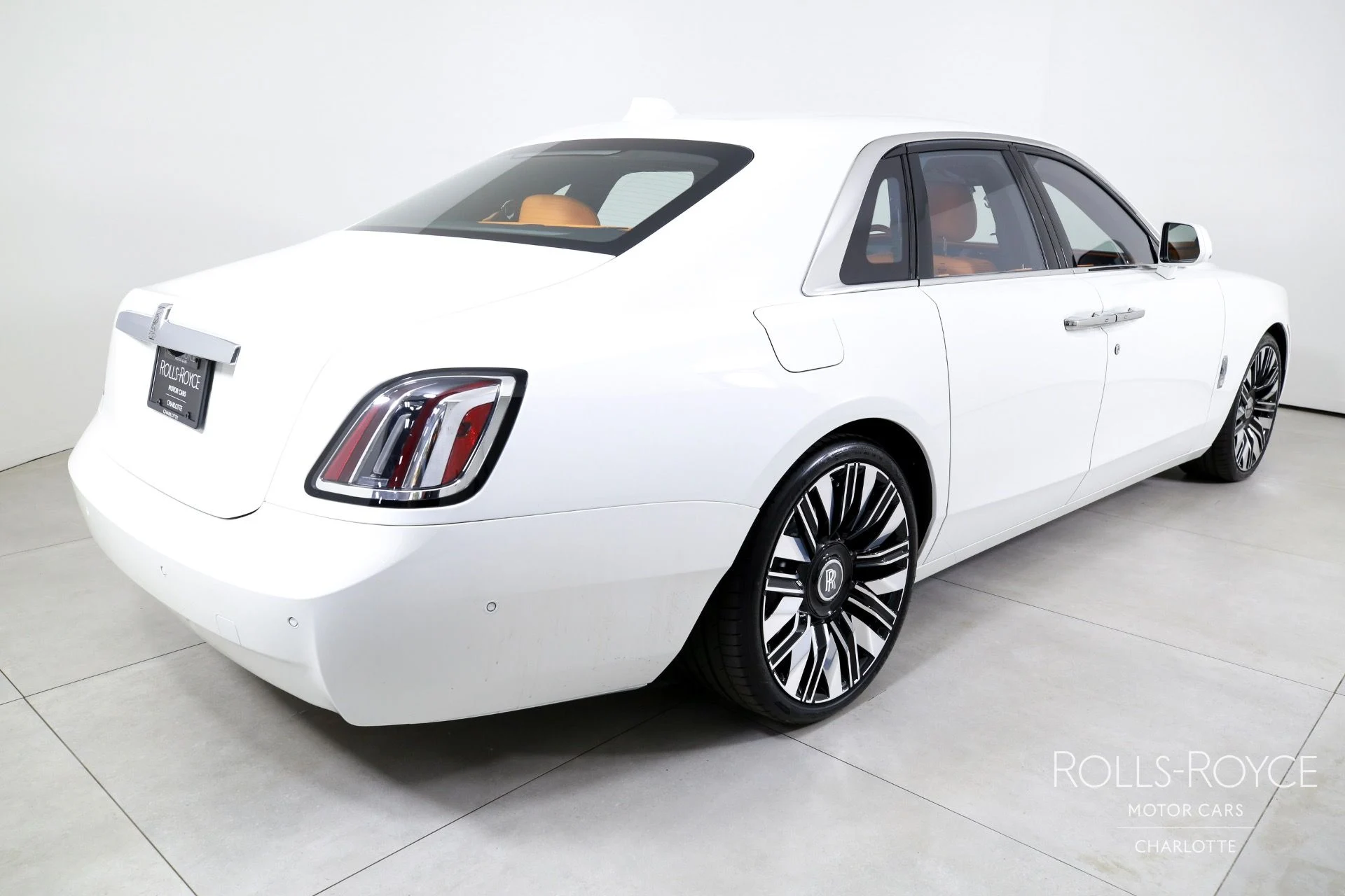 mph001_2942398199_Used_2025_Rolls_Royce_Ghost_1753298883_b7066439f0