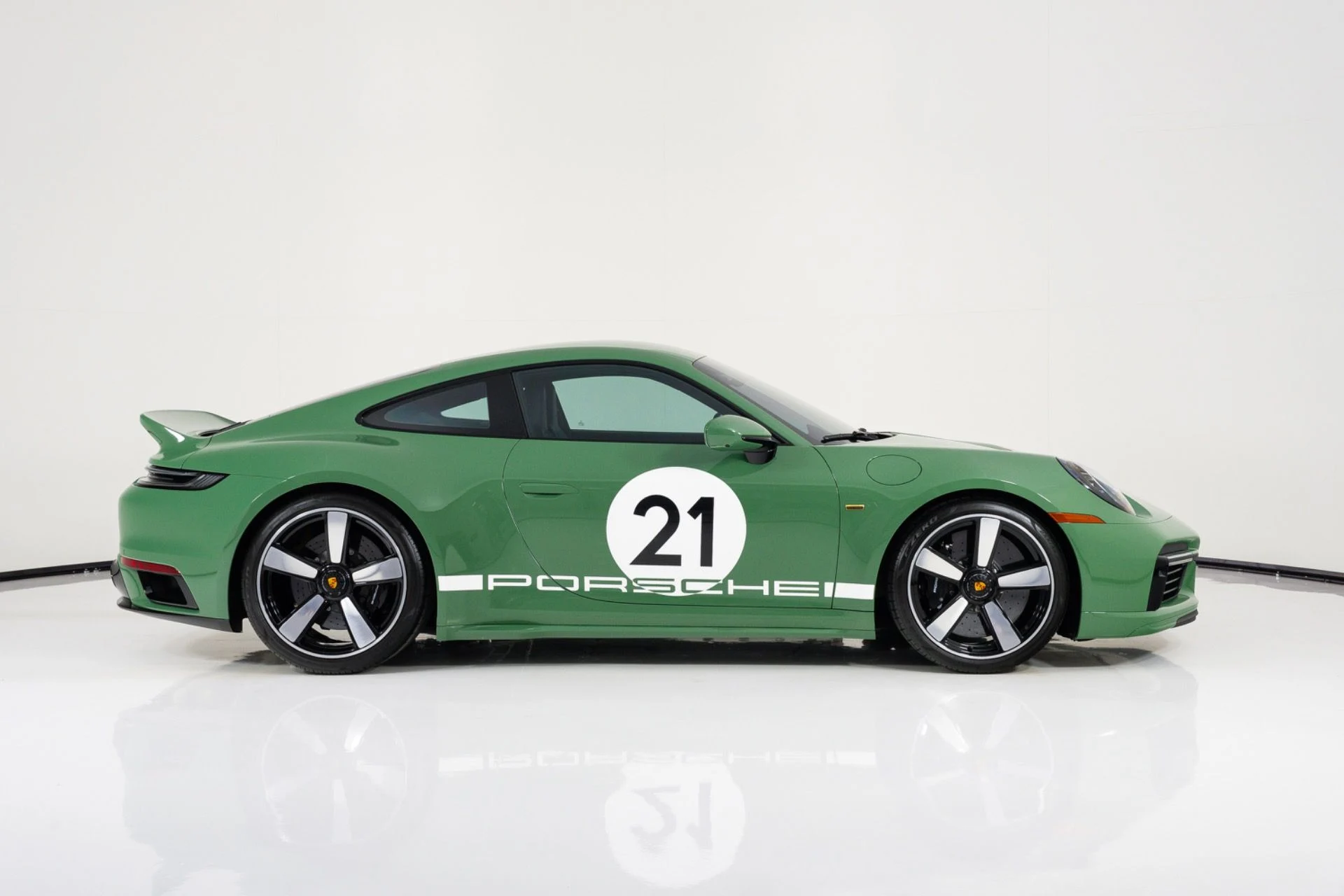 mph001_2943322176_Used_2023_Porsche_911_Sport_Classic_1791214038_3eb616aaf1
