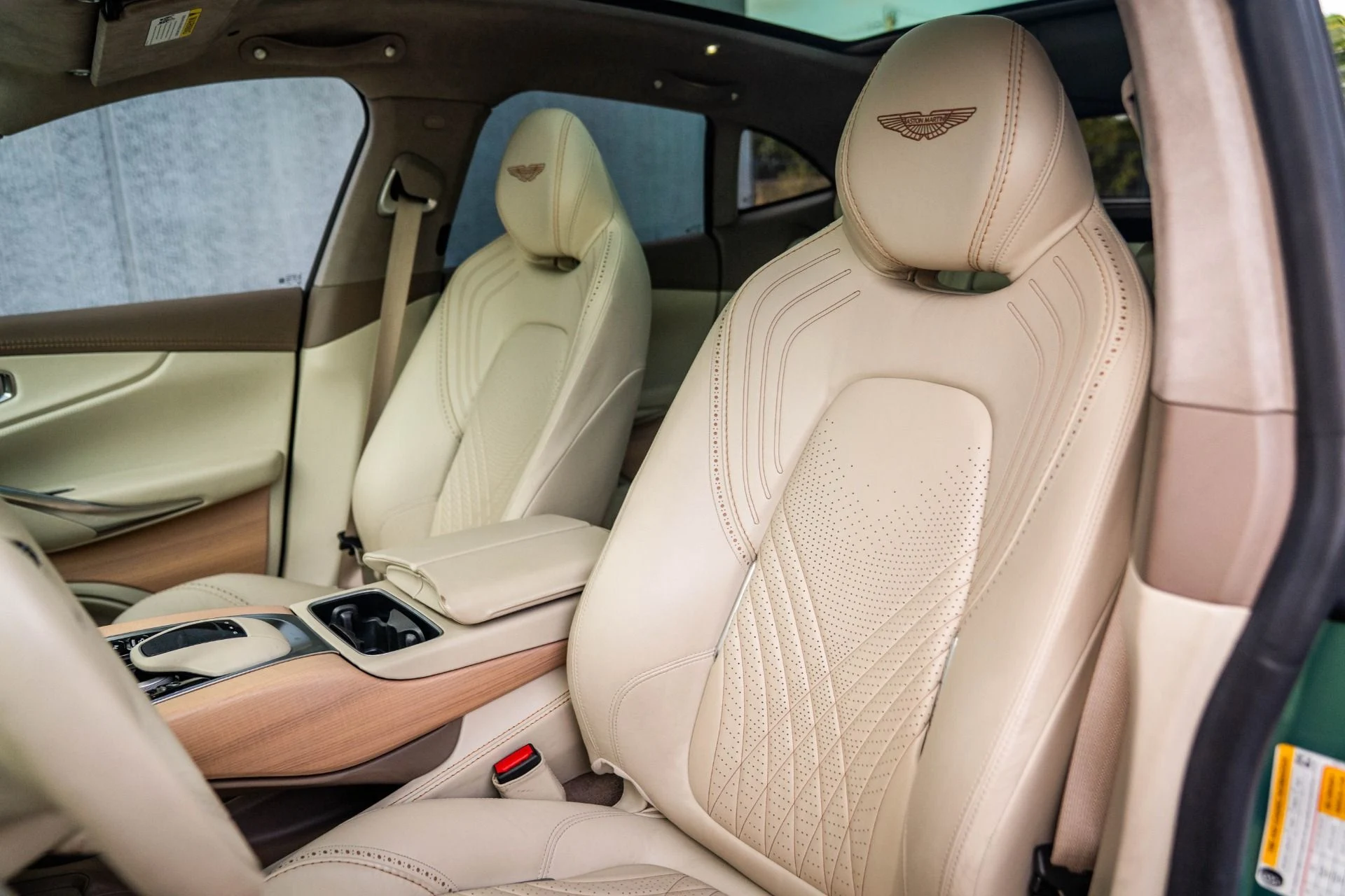 mph001_2954352861_Used_2021_Aston_Martin_DBX_Special_Commission_Arden_Green_paint_Renntech_Exhaust_1765215415_e55a7d3acc