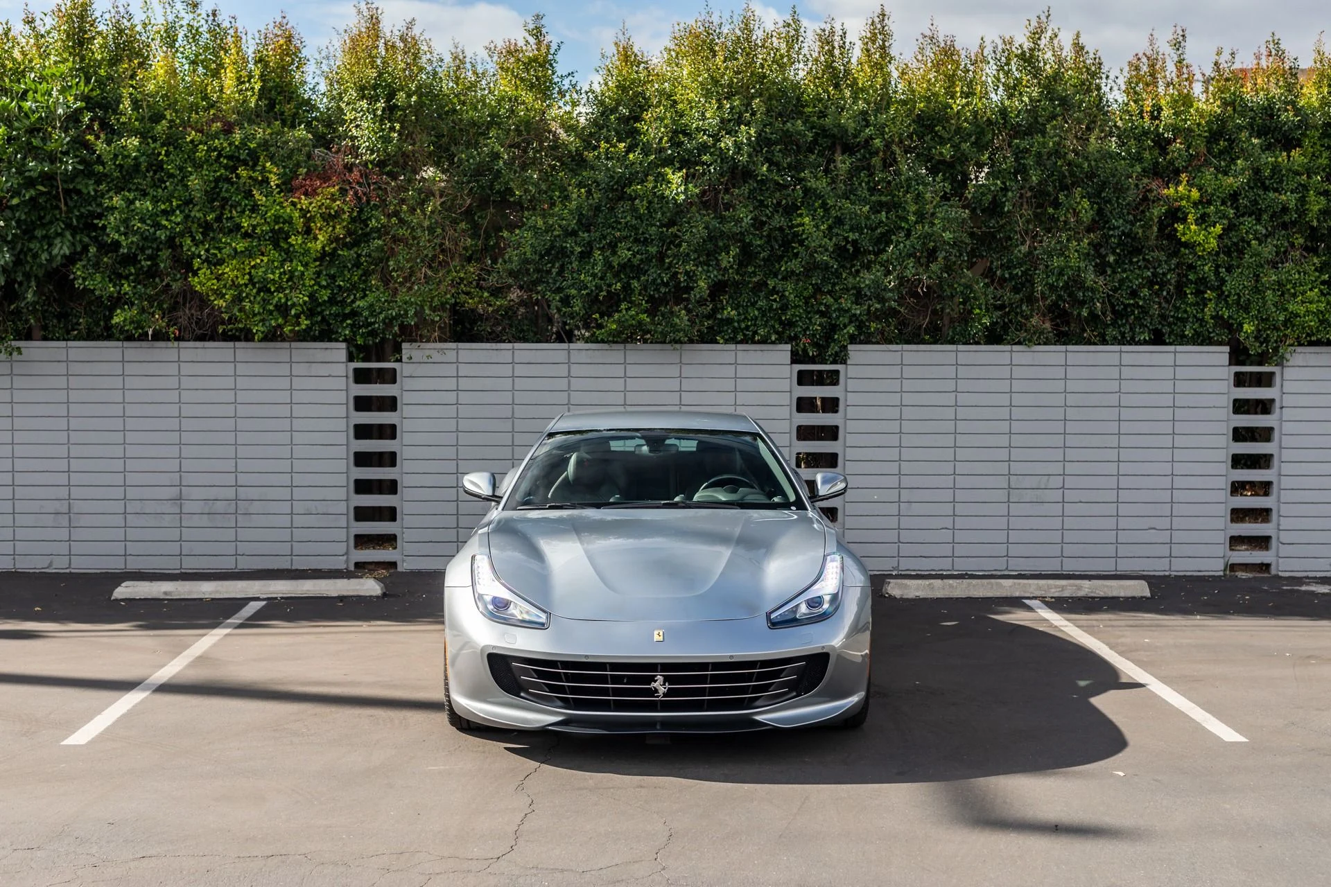 mph001_296030955_Used_2018_Ferrari_GTC_4_Lusso_T_1701305198_d6b6e9ea31
