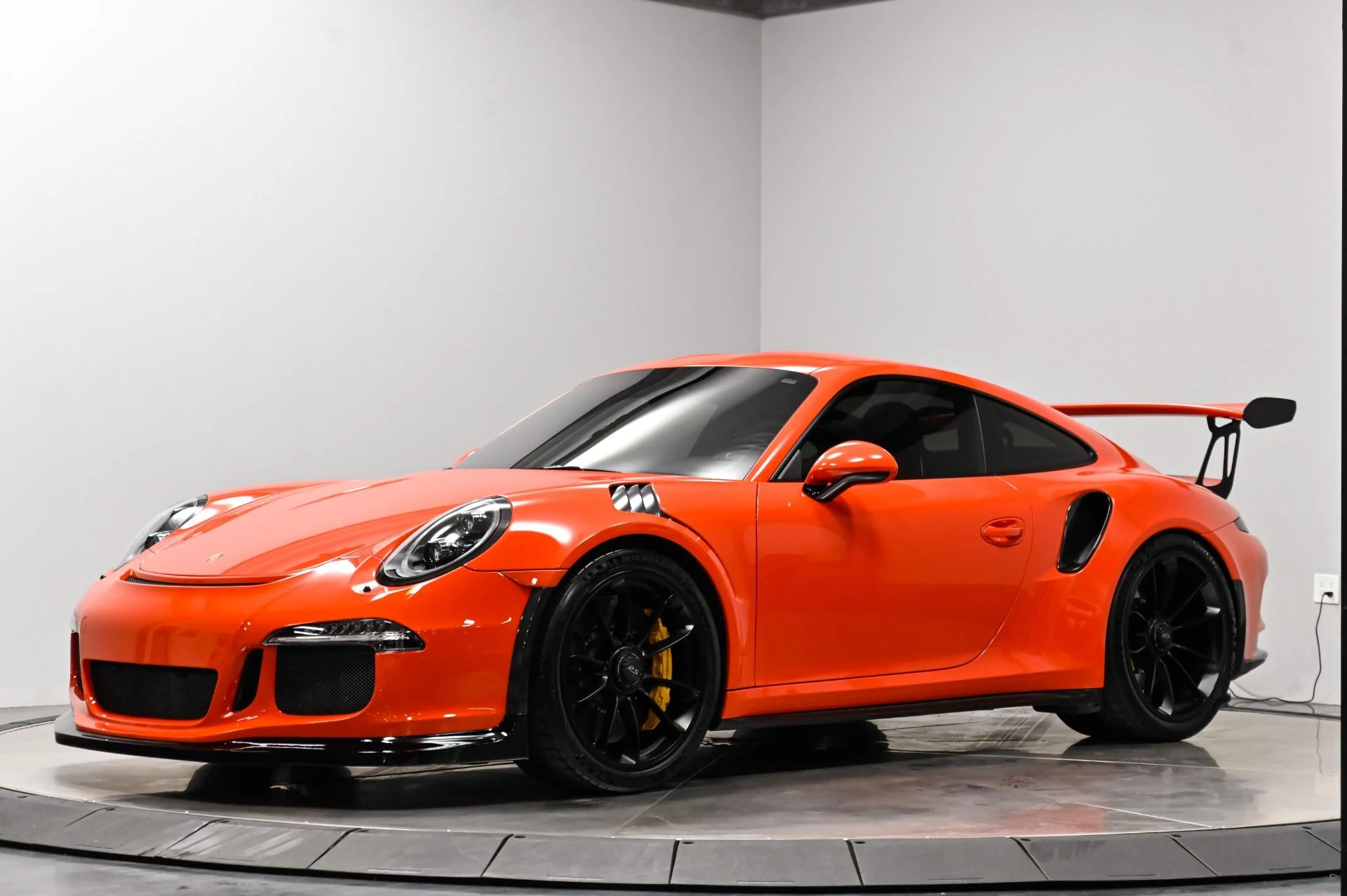 mph001_2962067673_Used_2016_Porsche_911_GT_3_RS_1791298183_62c872ad4d