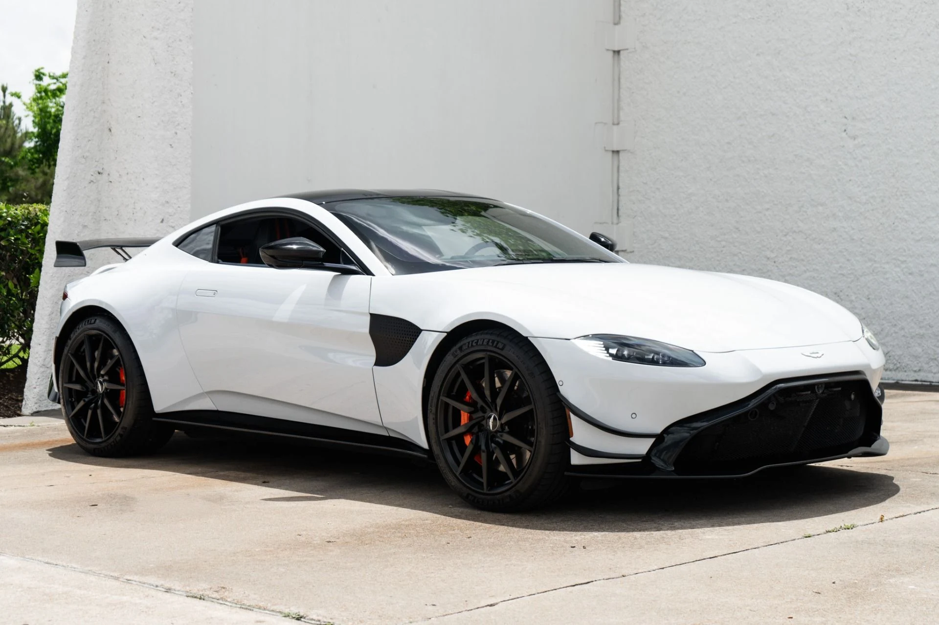 mph001_2966005610_Used_2019_Aston_Martin_Vantage_1777043829_cfa7bcb865