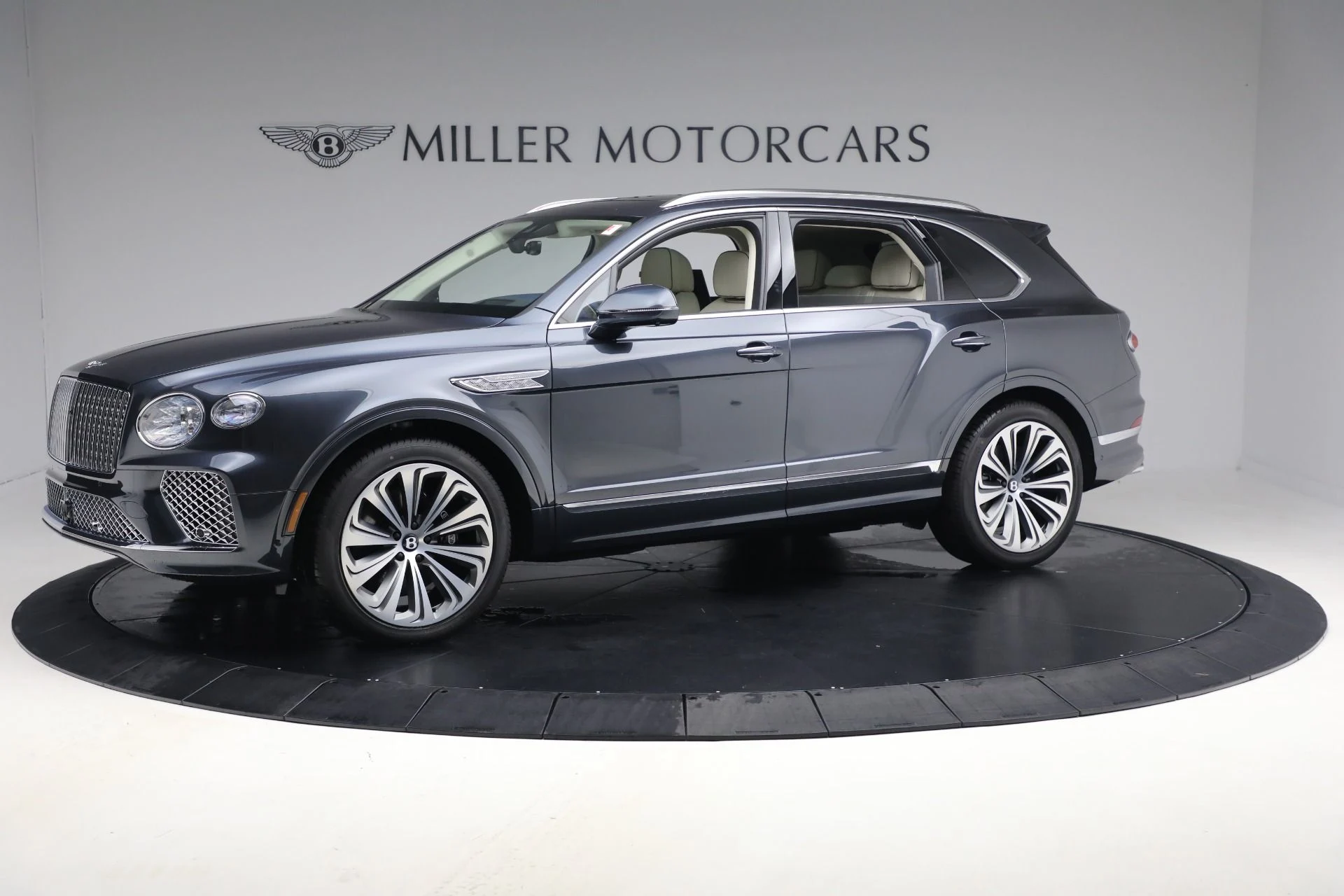 mph001_2968456384_New_2025_Bentley_Bentayga_Atelier_Edition_V8_8a05c85425