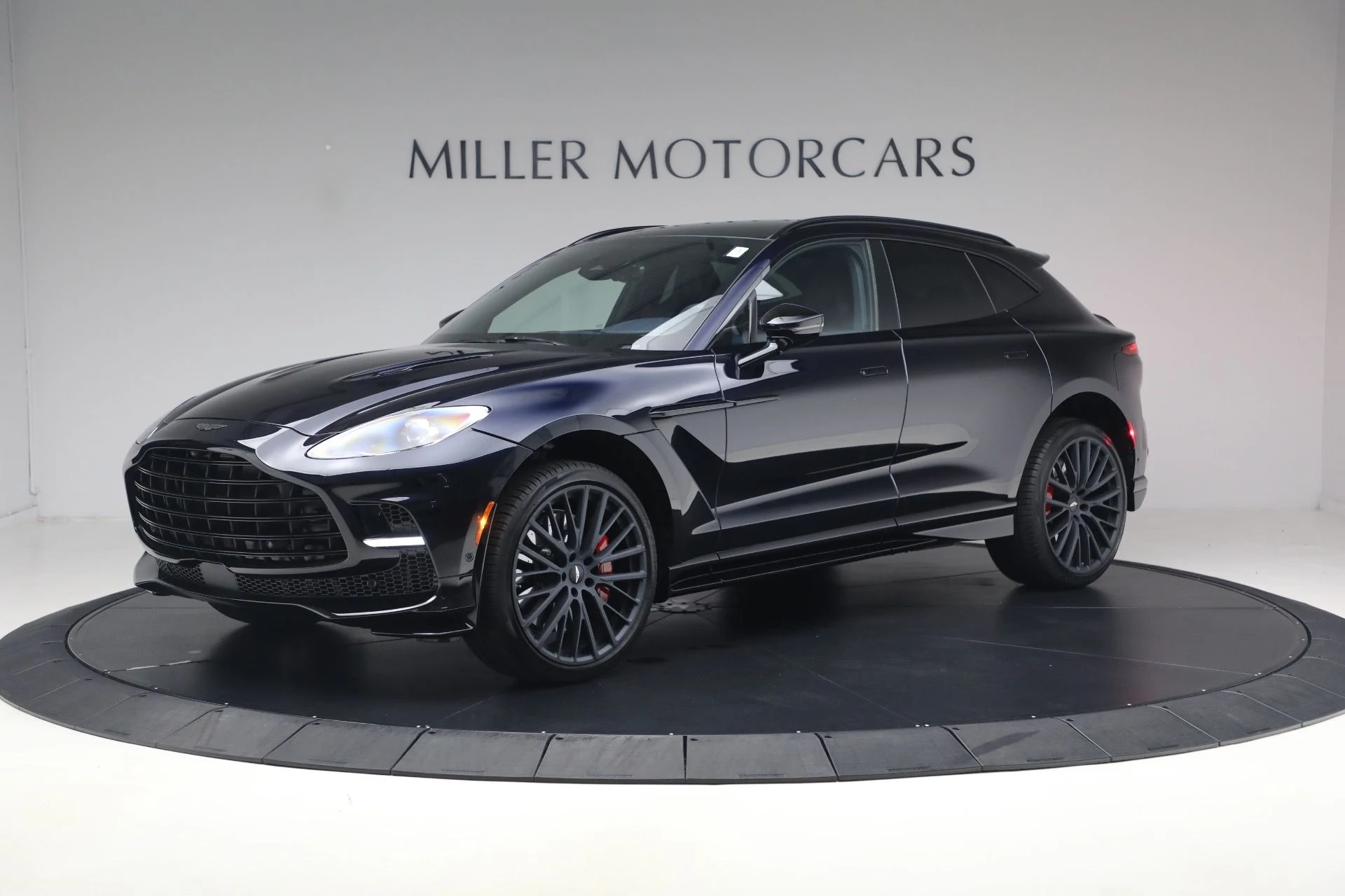 mph001_2969120417_Used_2025_Aston_Martin_DBX_707_1790965010_c1e275d9d1