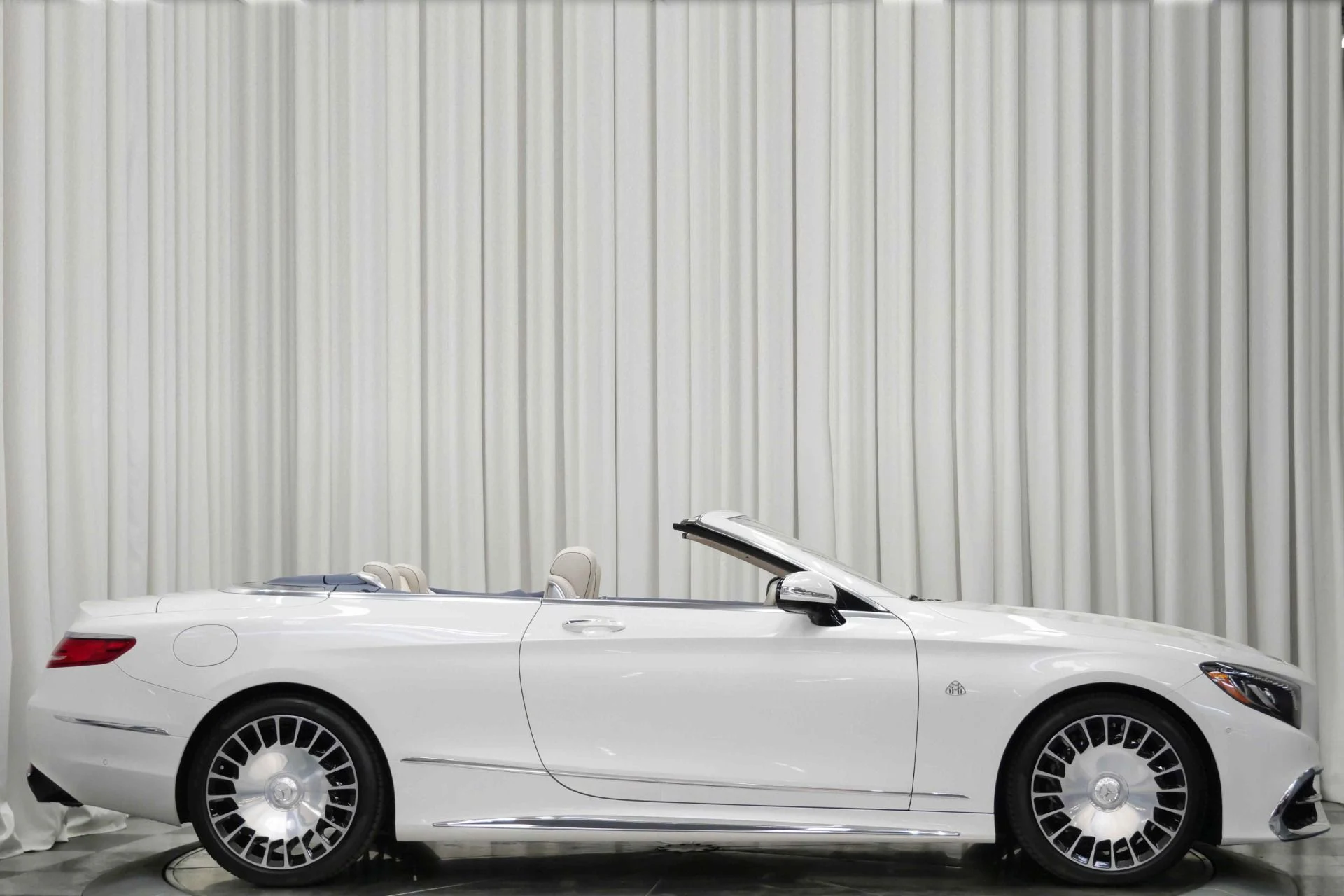 mph001_2982920010_Used_2017_Mercedes_Benz_Mercedes_Maybach_S650_Cabriolet_1758656467_5b758cba54