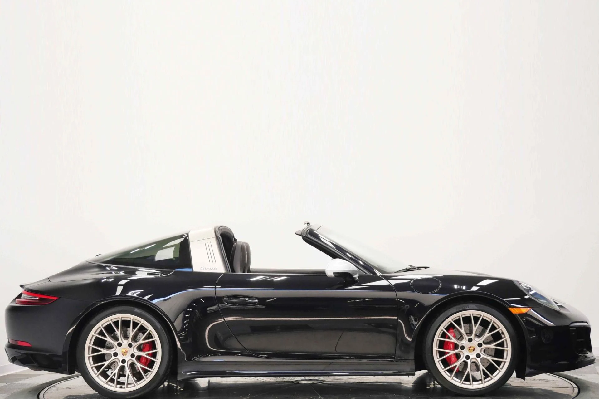 mph001_2985978538_Used_2019_Porsche_911_Targa_4_GTS_Exclusive_Manufaktur_Edition_Sport_Design_Package_1780416584_068e75bb79