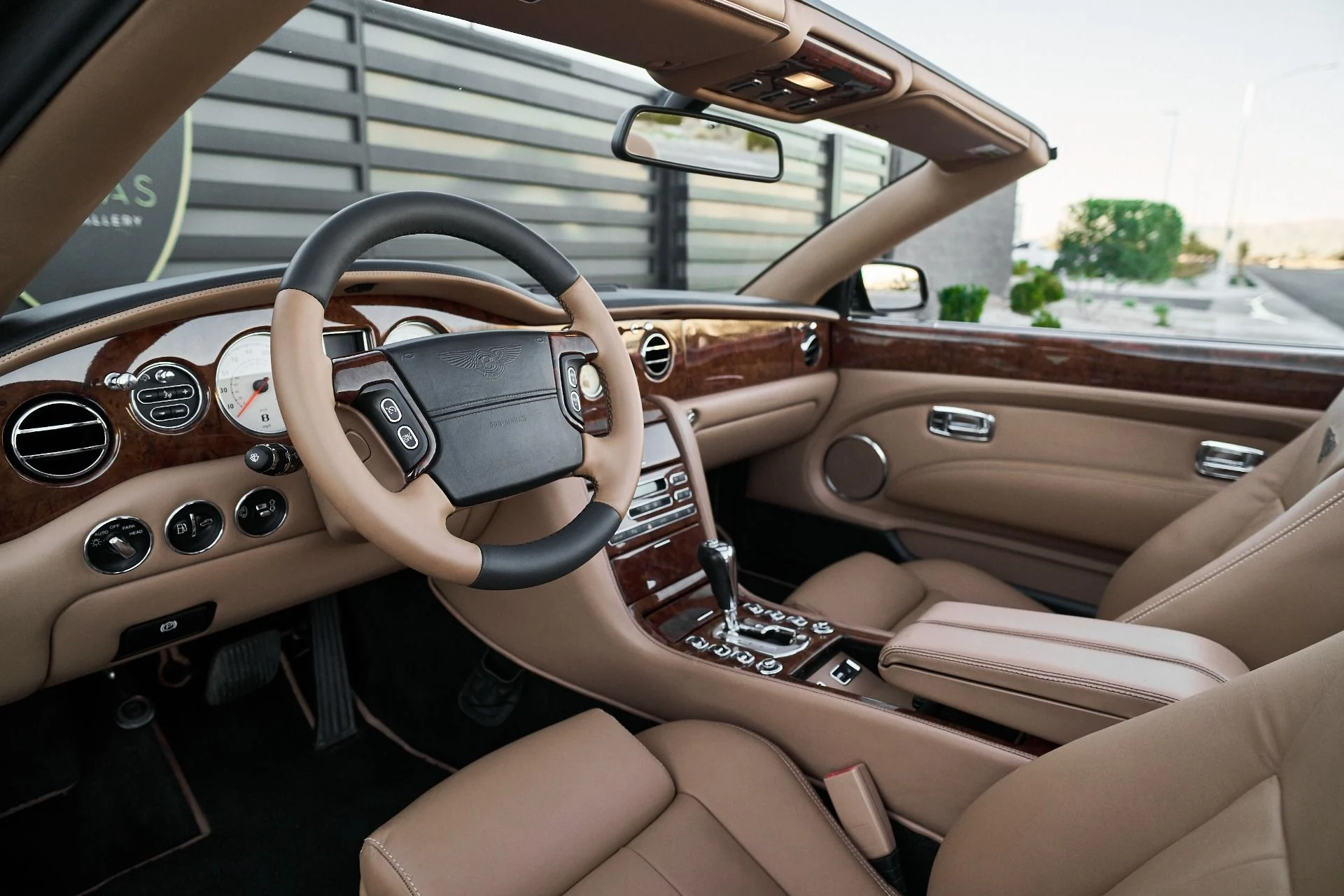 mph001_2993280727_Used_2009_Bentley_Azure_Base_1765906102_ecfafbdd23