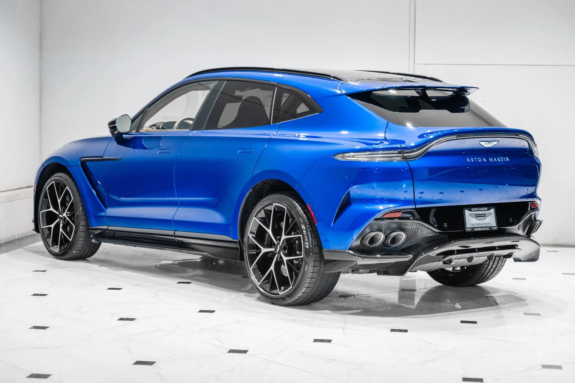 mph001_2998806146_New_2026_Aston_Martin_DBX_707_1780939775_592edbd5ae