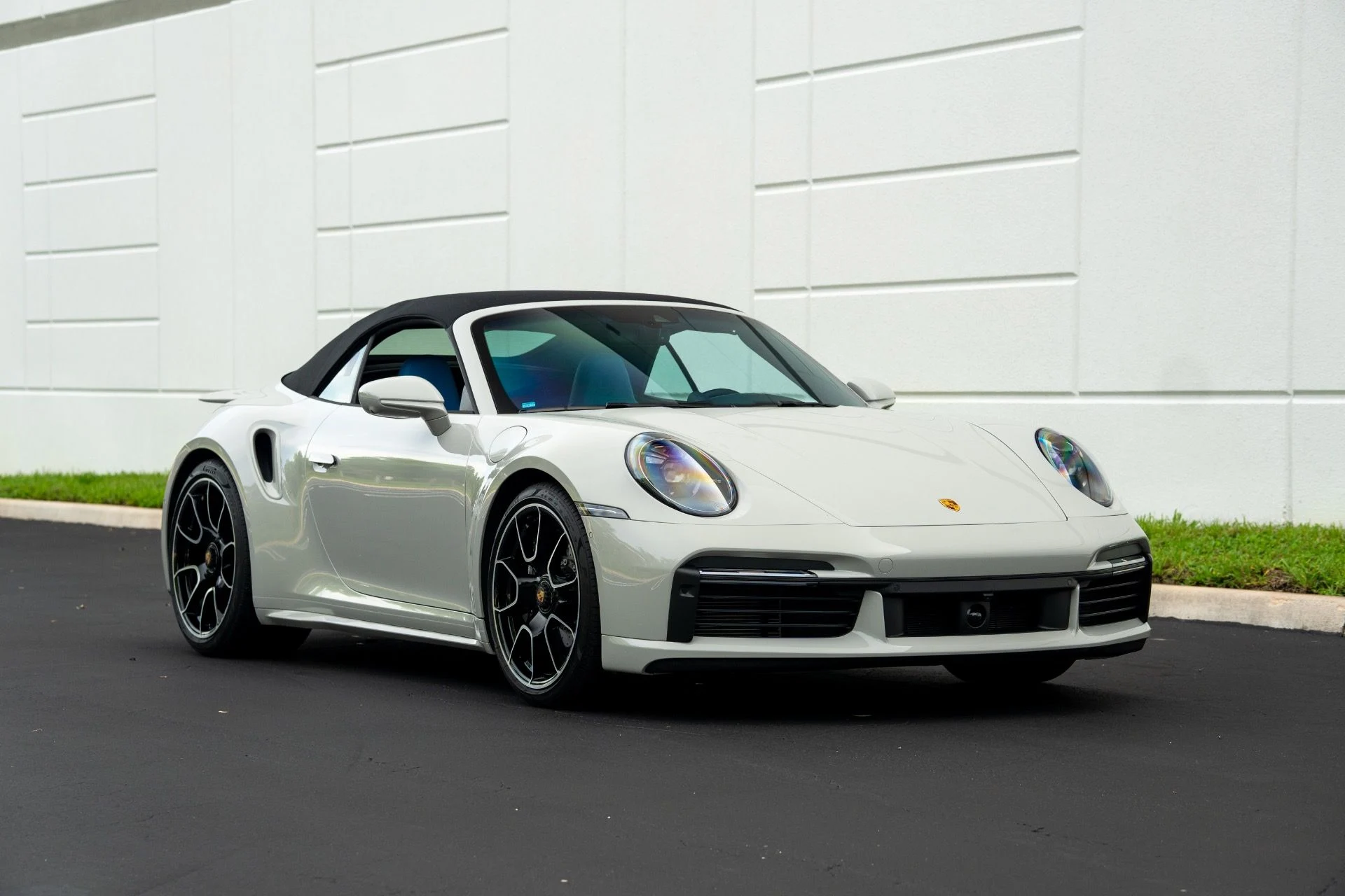 mph001_3008141195_Used_2024_Porsche_911_Turbo_S_1757432000_84cf351b82