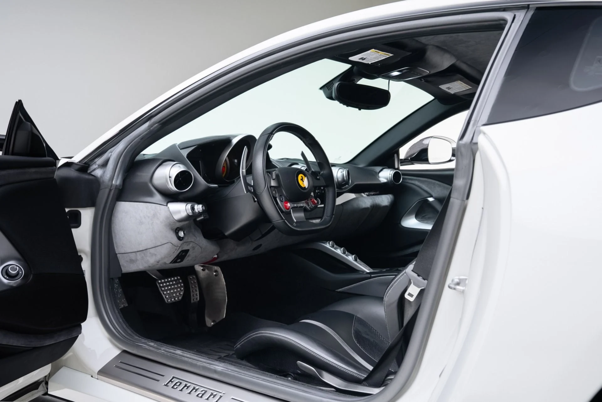 mph001_3011340901_Used_2018_Ferrari_812_Superfast_1770943869_e0c73603bc